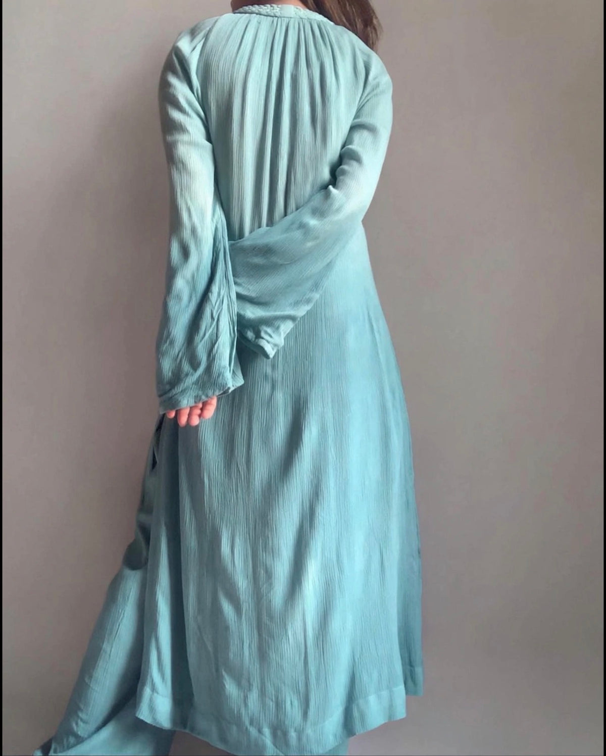 The Mira Set Sleeves : Light Teal Ombré