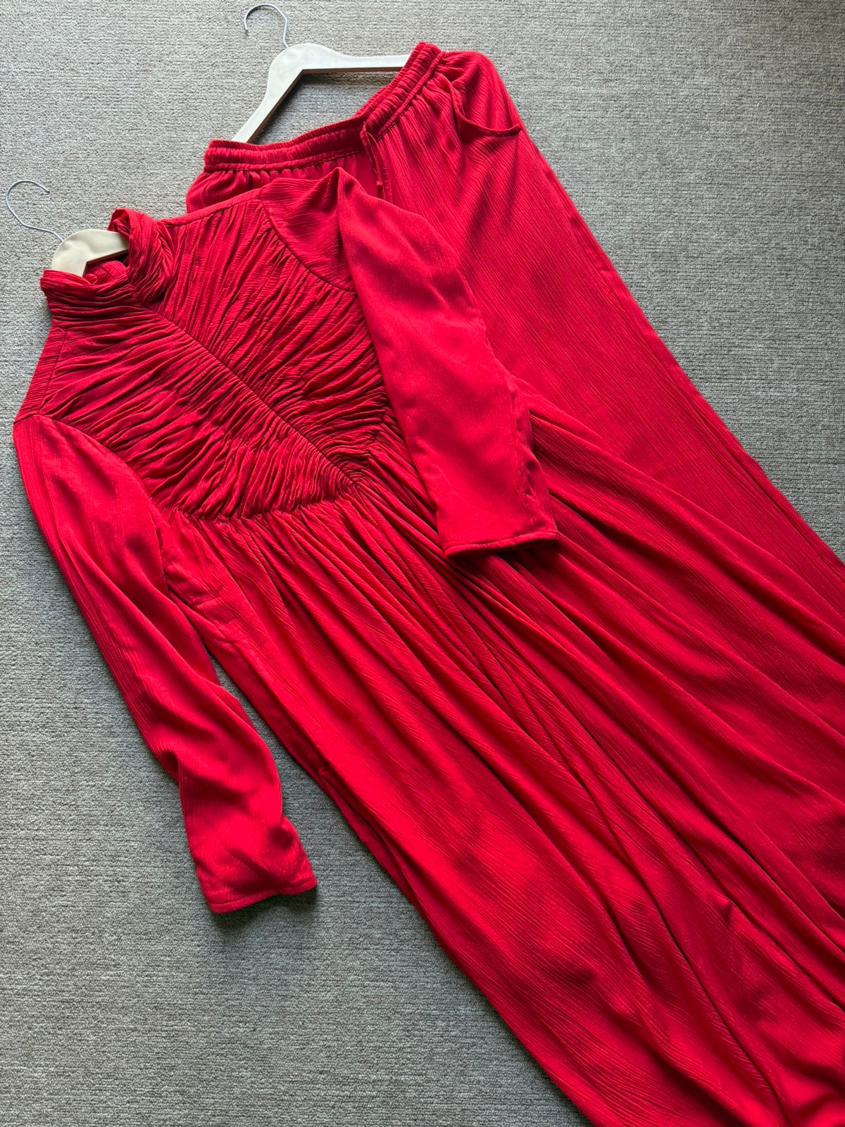 The Horizon Blush Set With Sleeves : Red