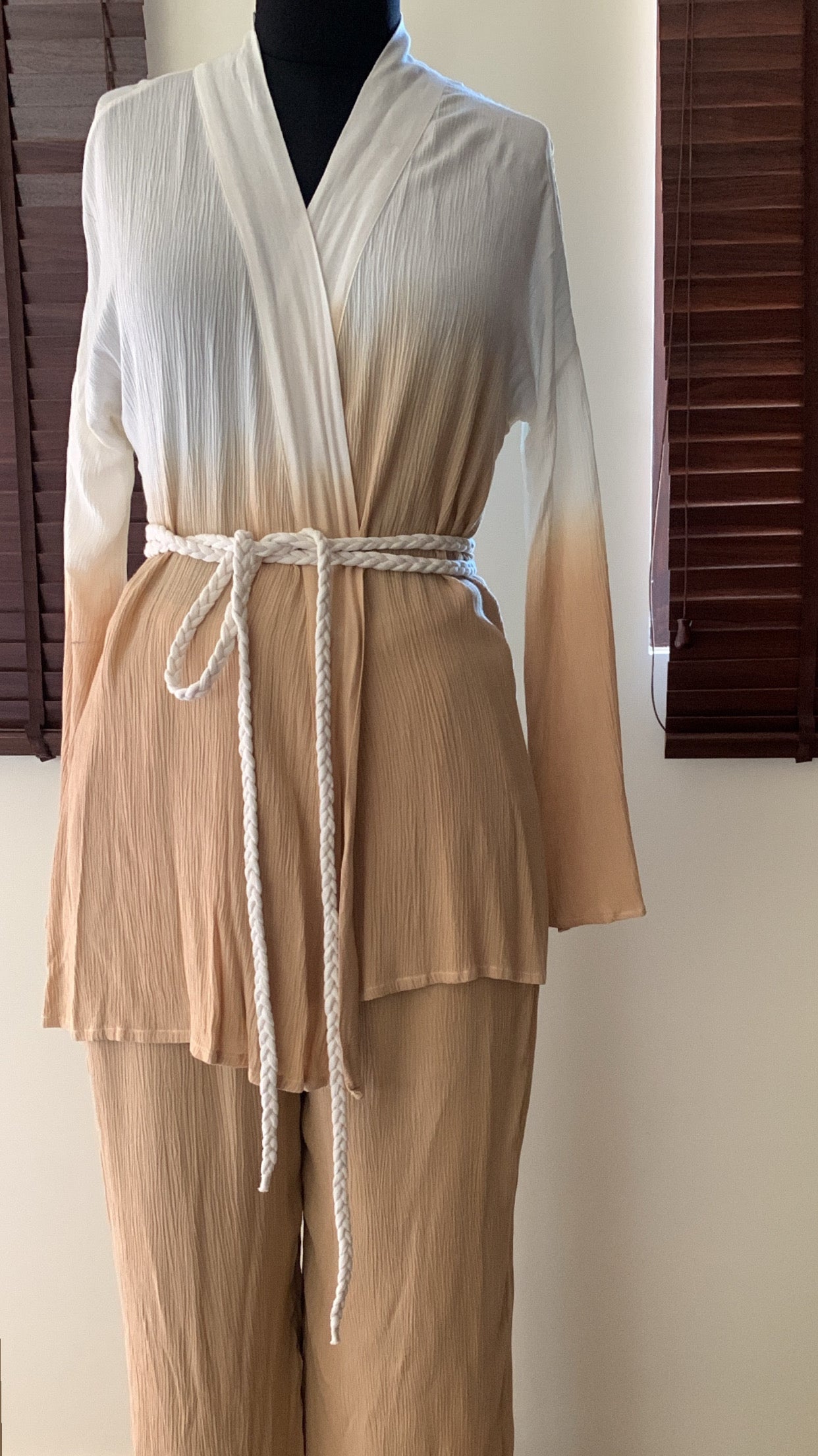 The Athena Ombré : Beige And White