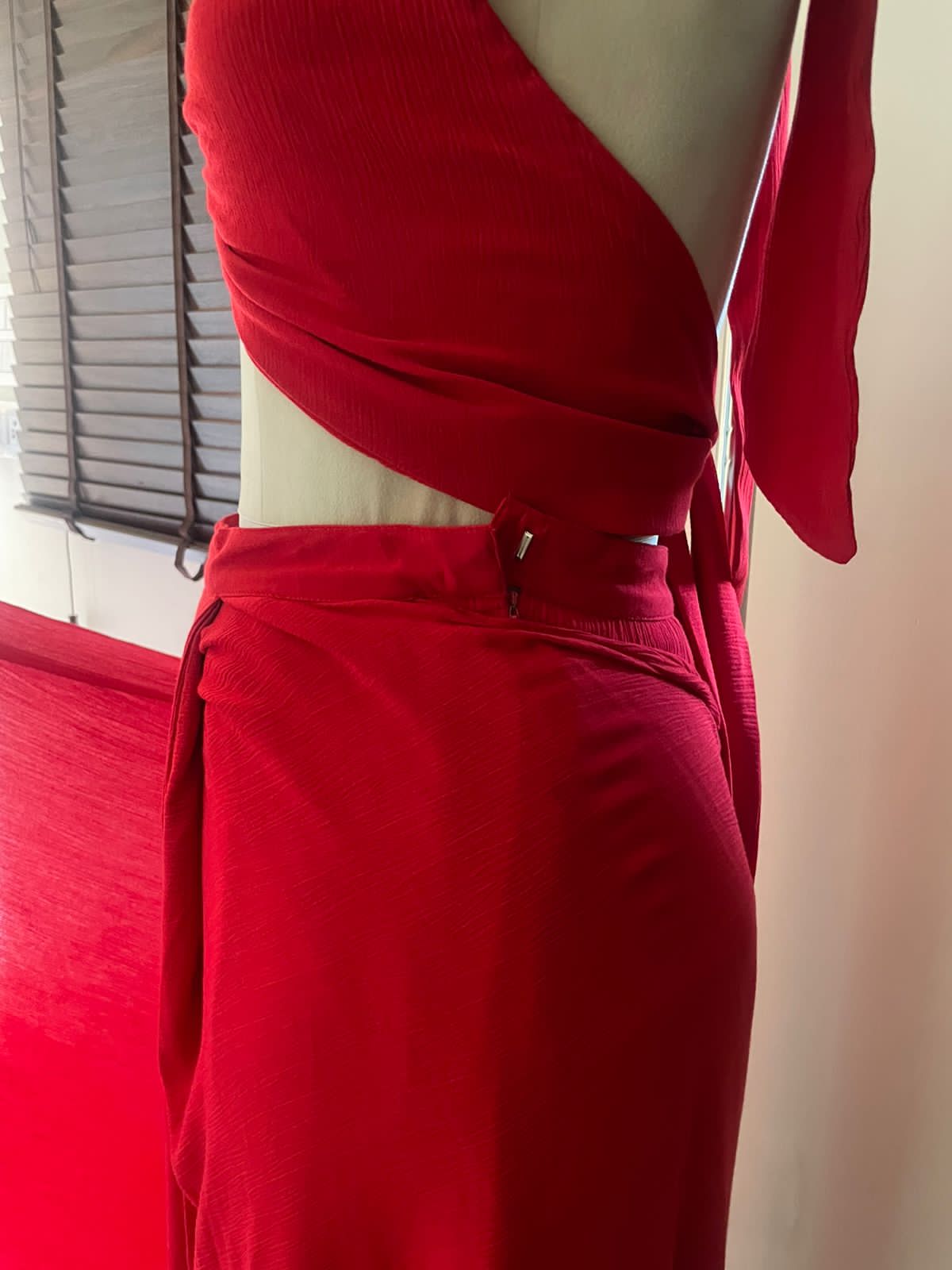 The Pre Draped Saree With Blouse : Red