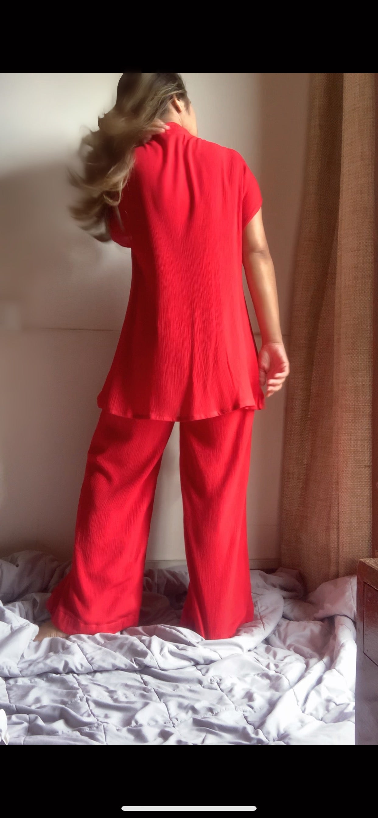 THE ALEXANDRA : Red