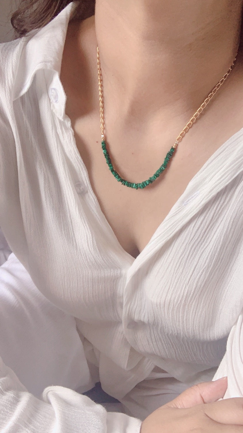 WHITE SAND SHIRT + ISLAND OF GREEN CHAIN