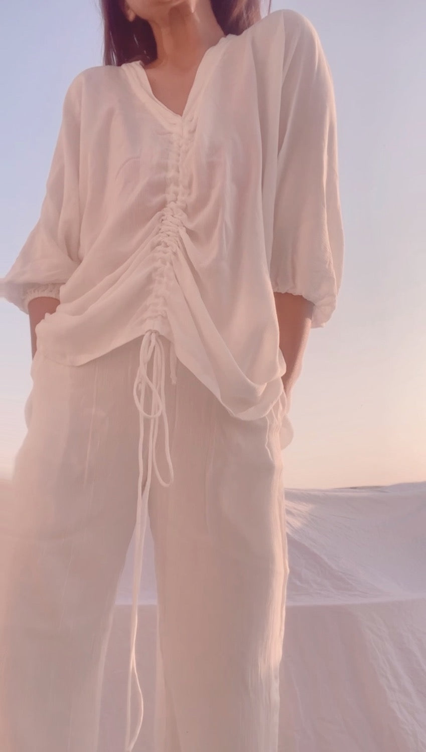 THE WHITE GYPSY SET