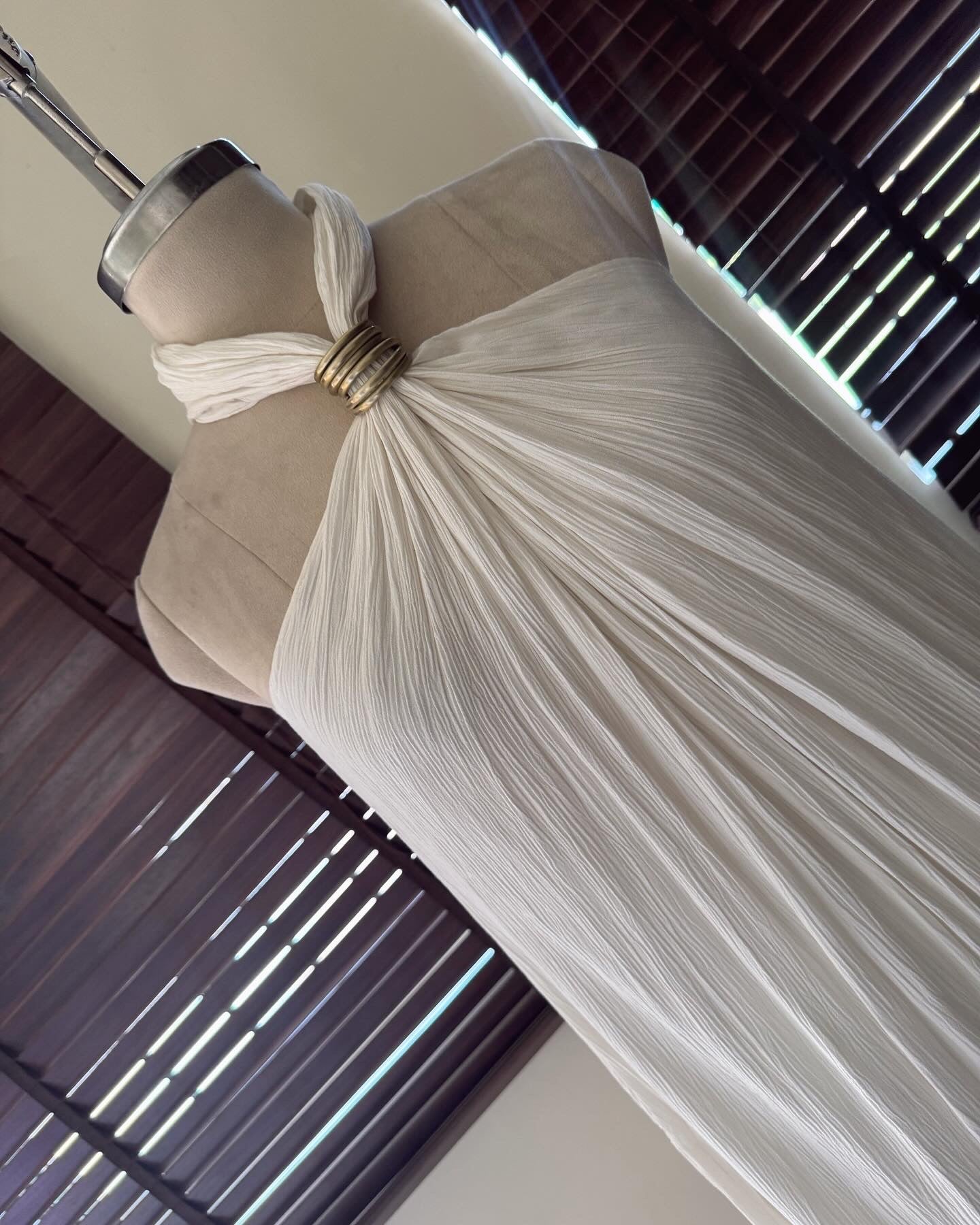 The Gloria Long Aurum : White