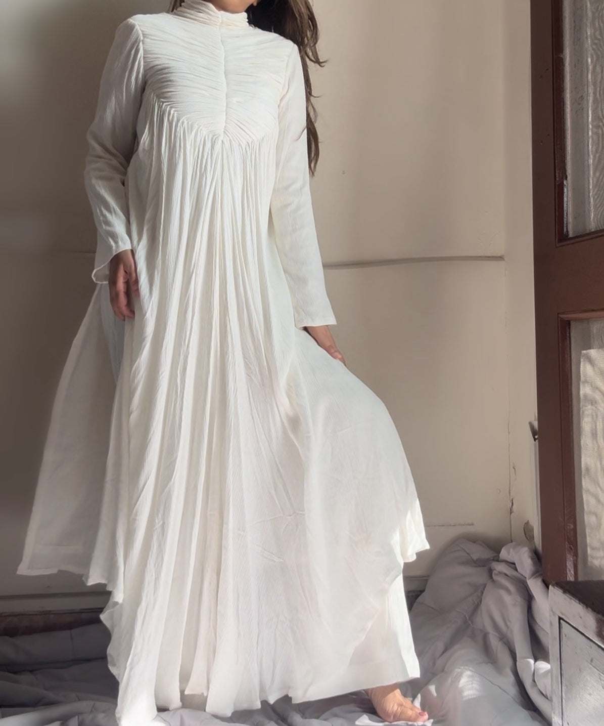The Horizon Blush Set With Sleeves : White