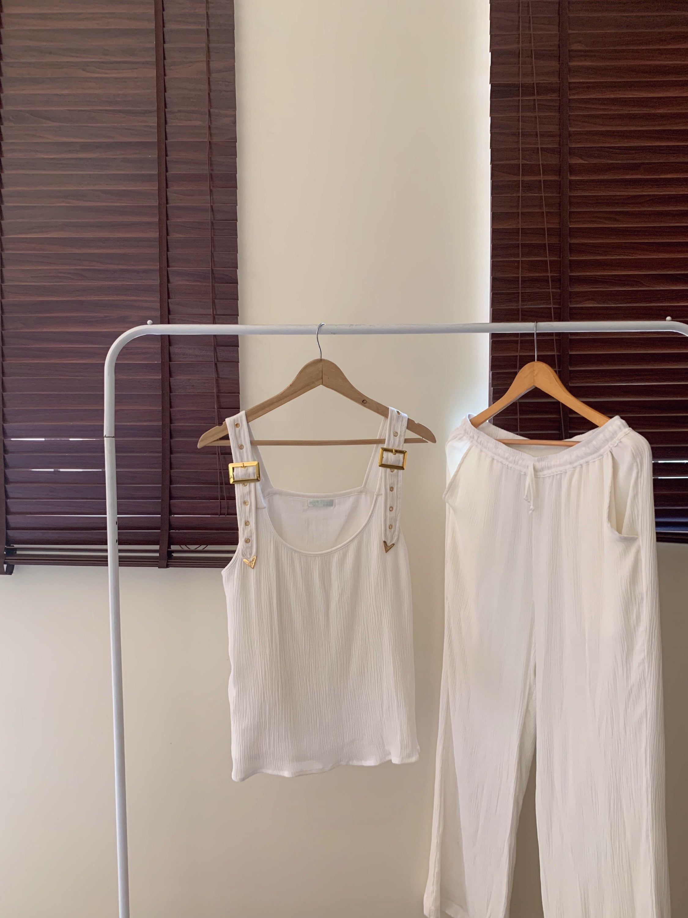 The Harlow Set : White