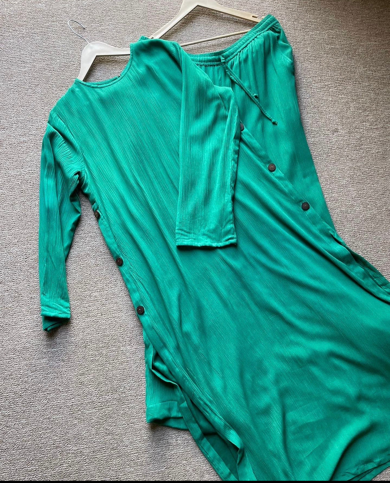 The Mystique With Seeves : Jade Green