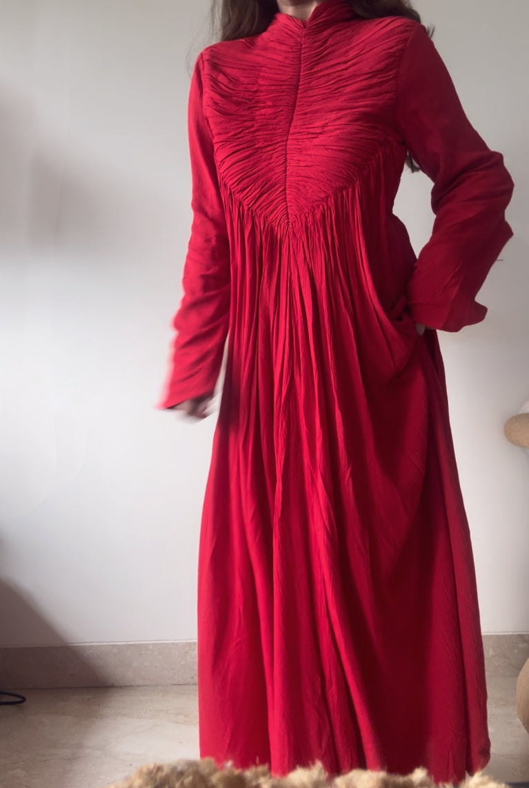 The Horizon Blush Set With Sleeves : Red
