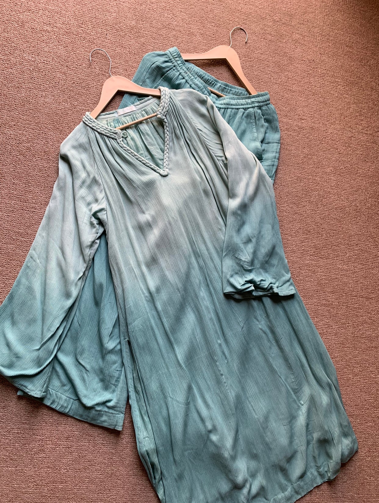 The Mira Set Sleeves : Light Teal Ombré