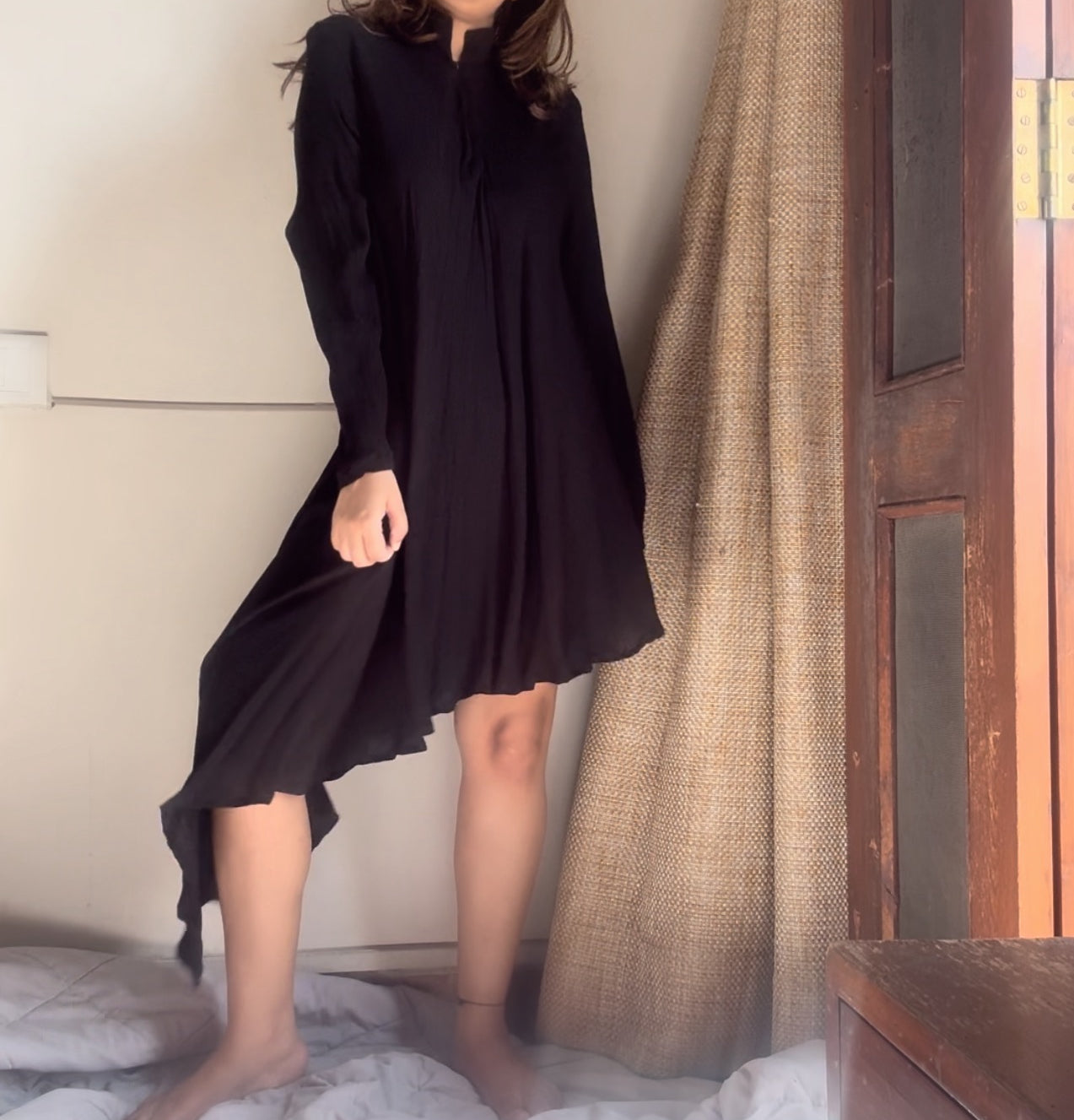 The Cora Top With Sleeves : Black