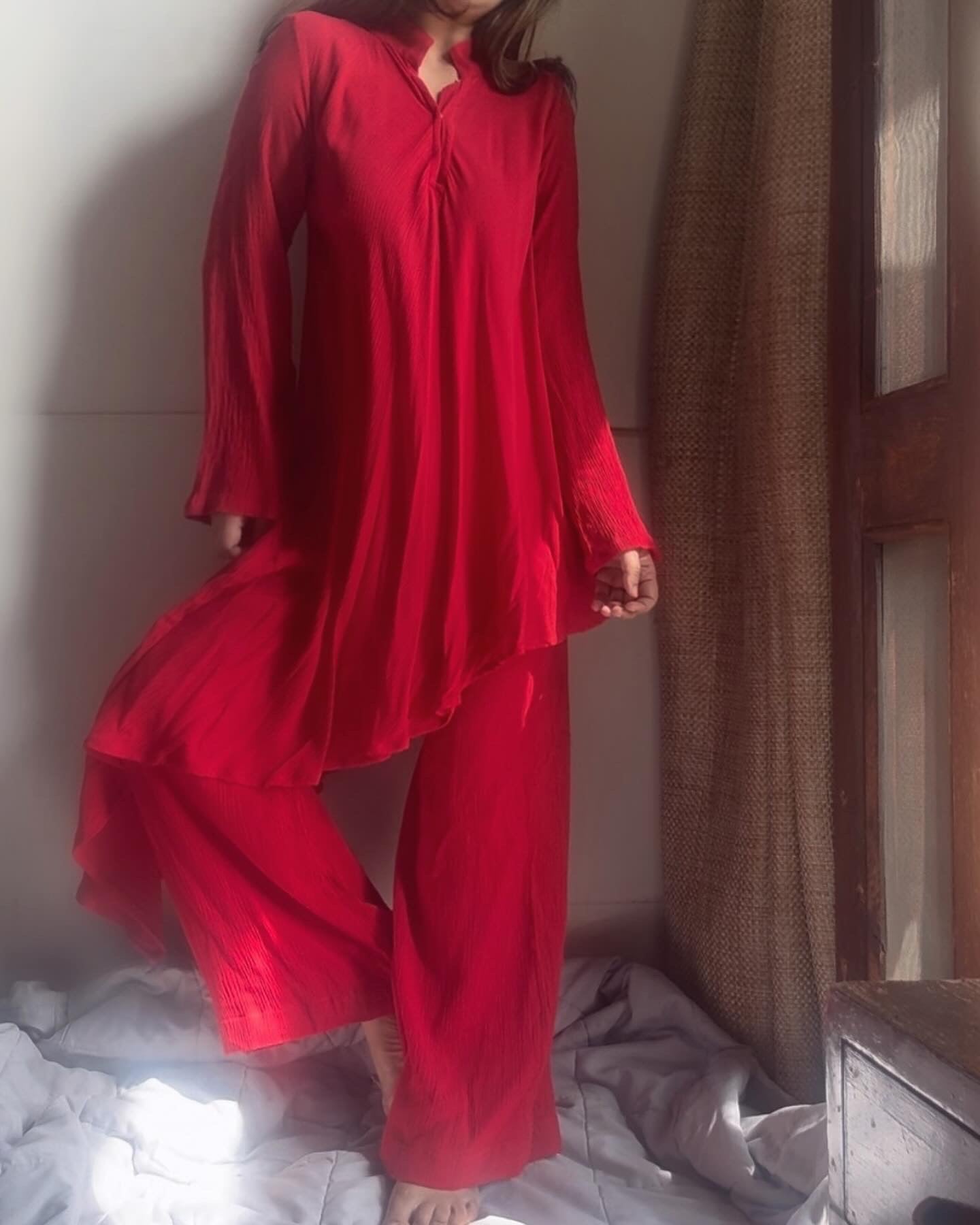 The Cora Set With Sleeves : Red