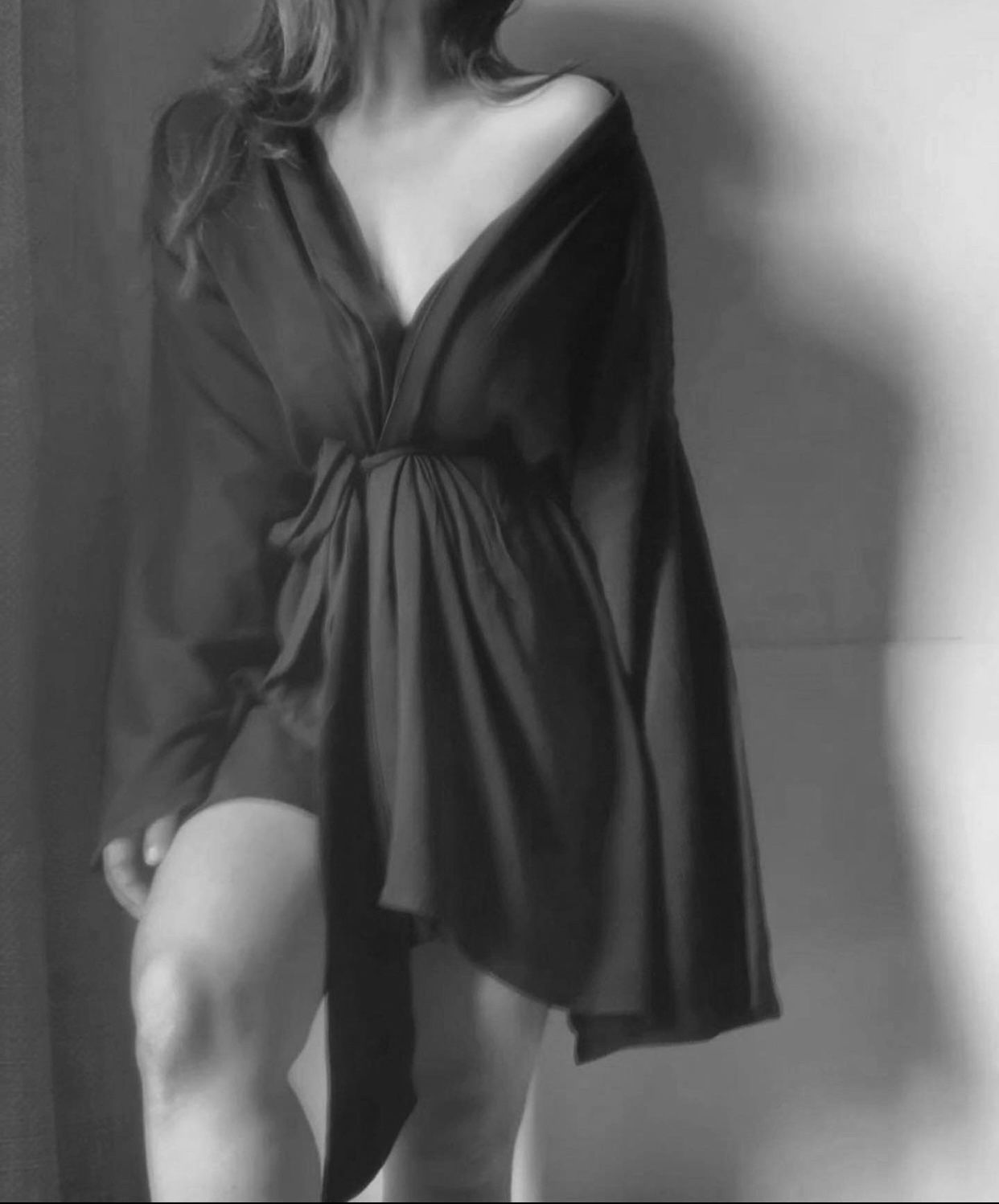 THE AMBER : Black