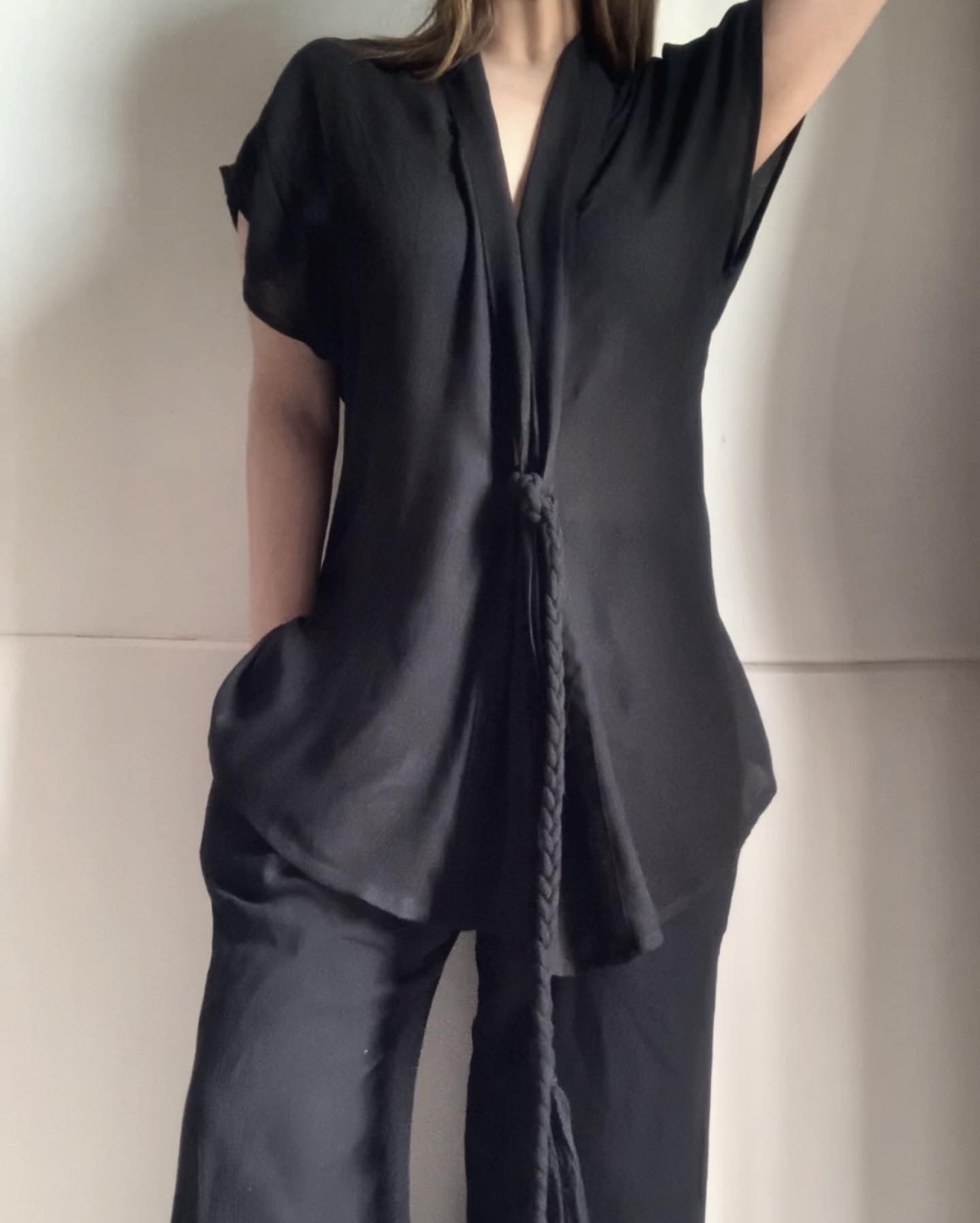 THE ALEXANDRA : Black