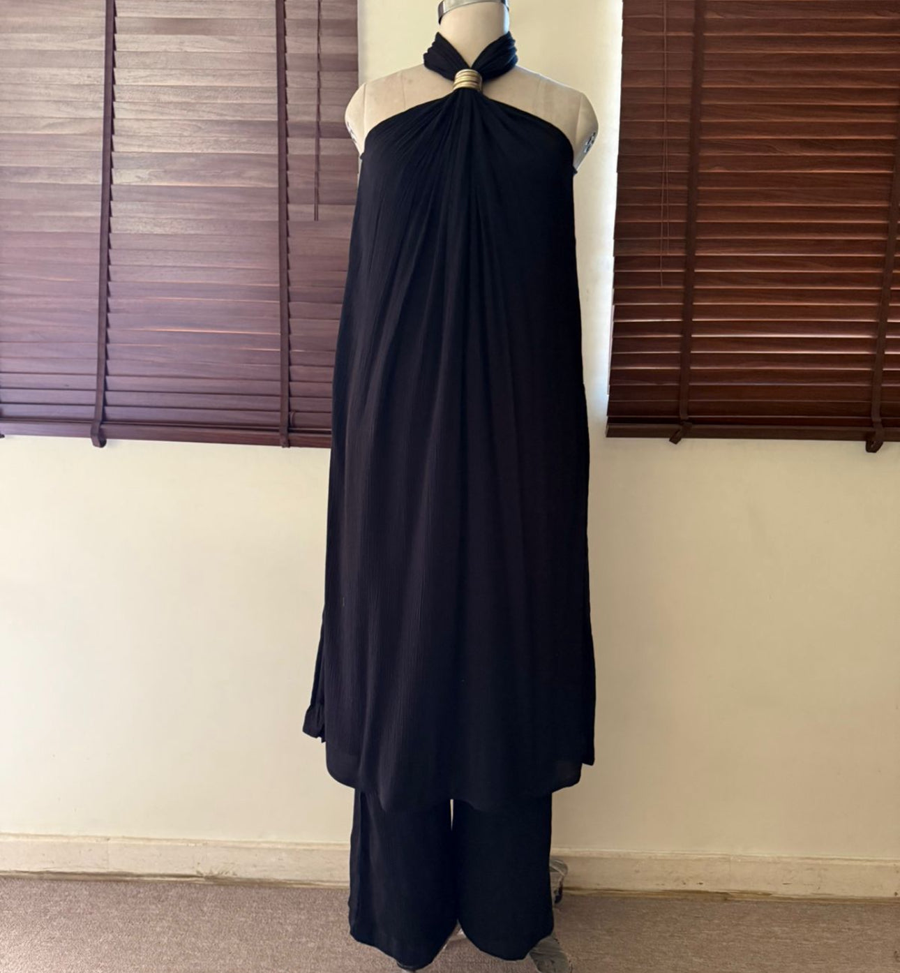 The Gloria Long Aurum : Black