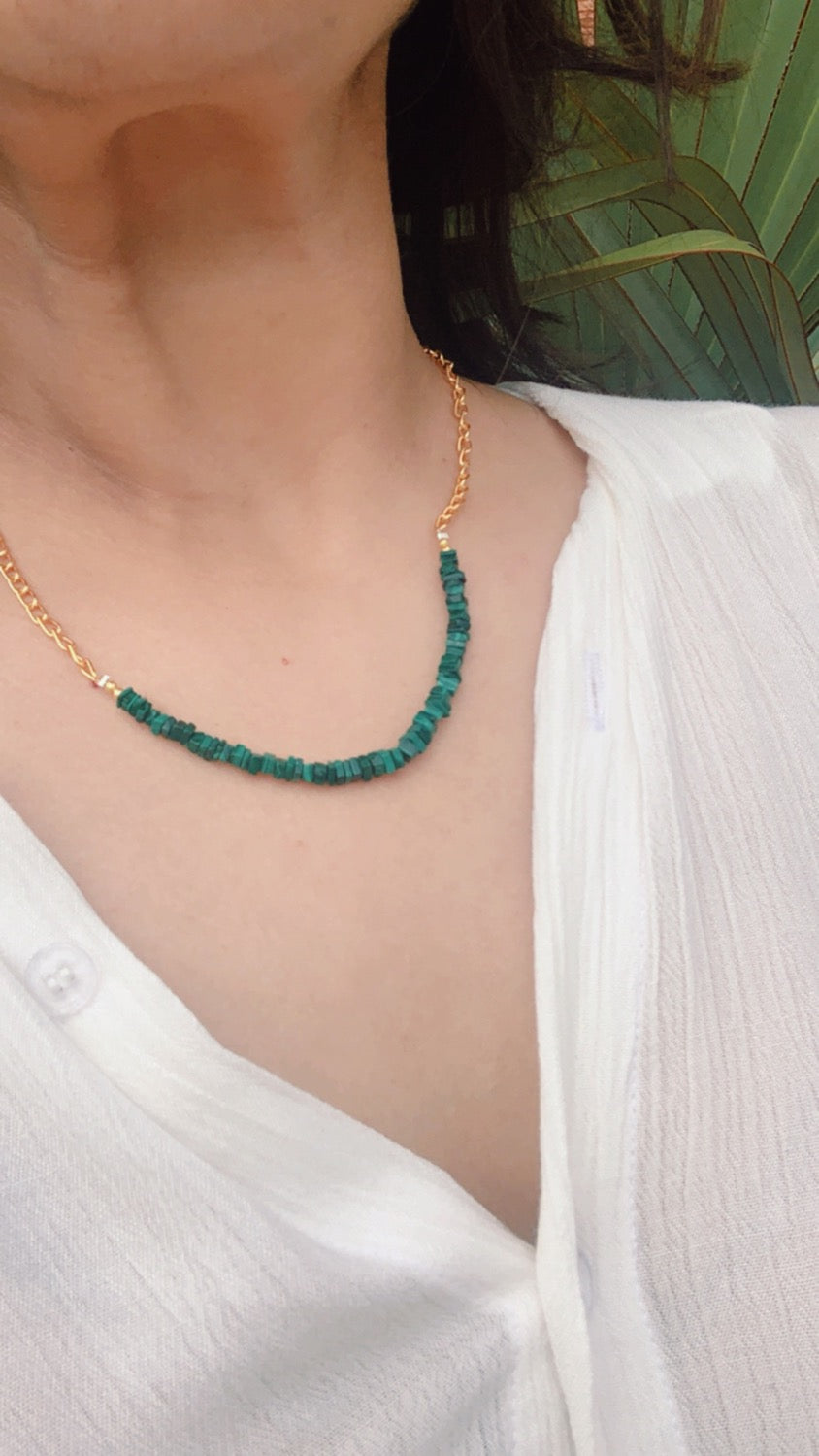 WHITE SAND SHIRT + ISLAND OF GREEN CHAIN