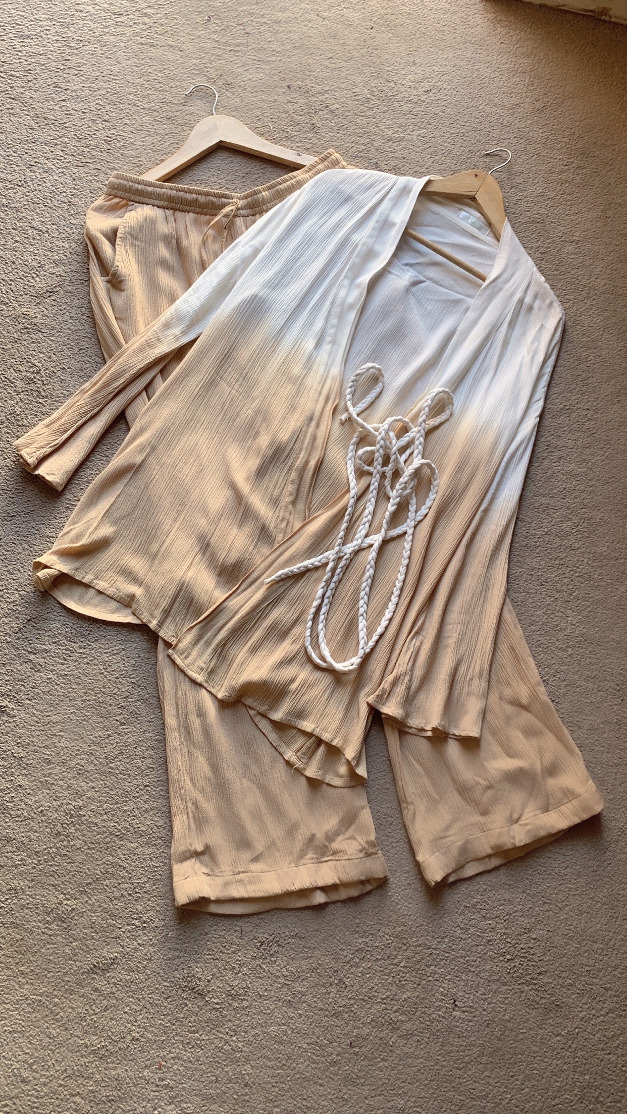 The Athena Ombré : Beige And White