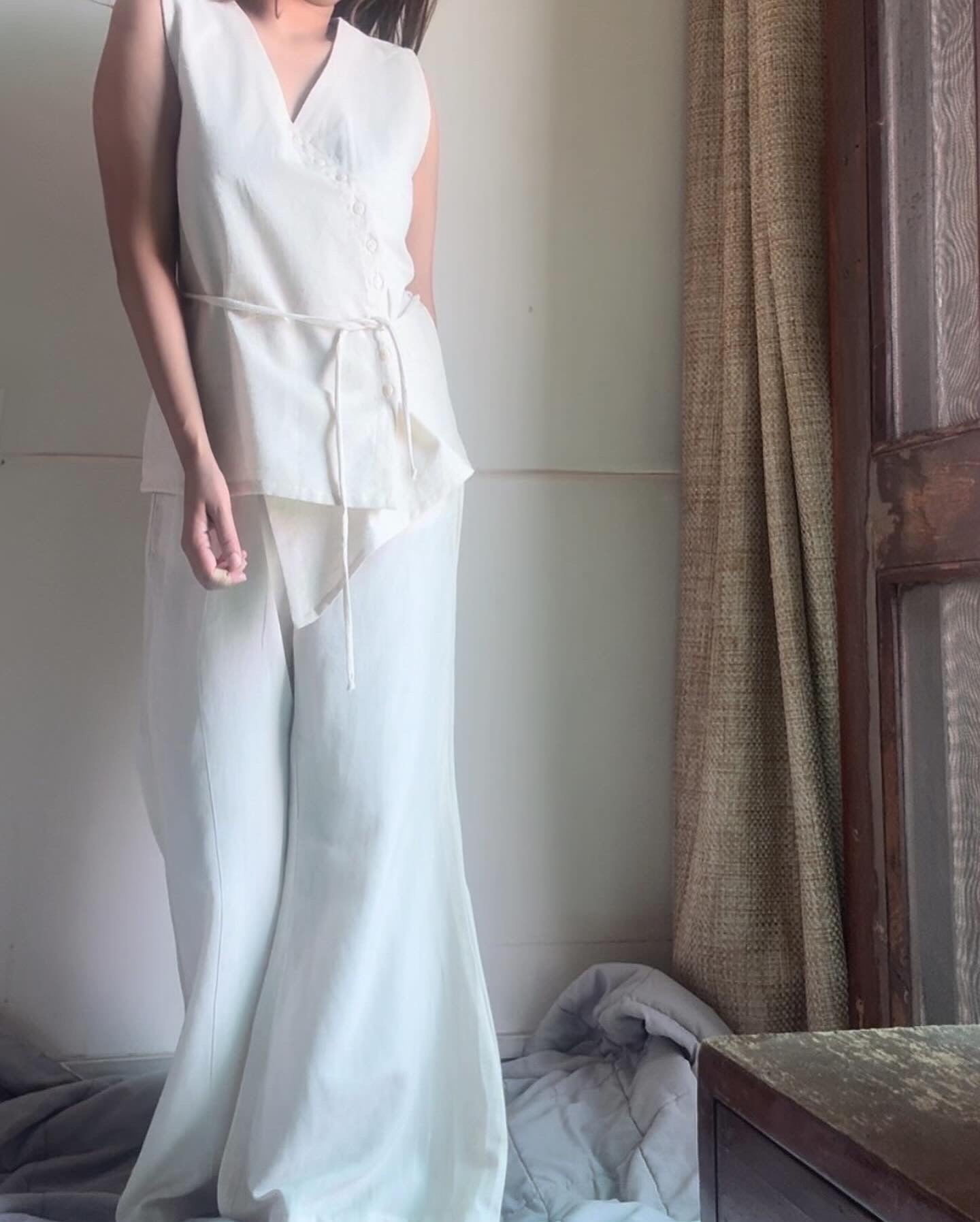 The Twilight Set : Off White