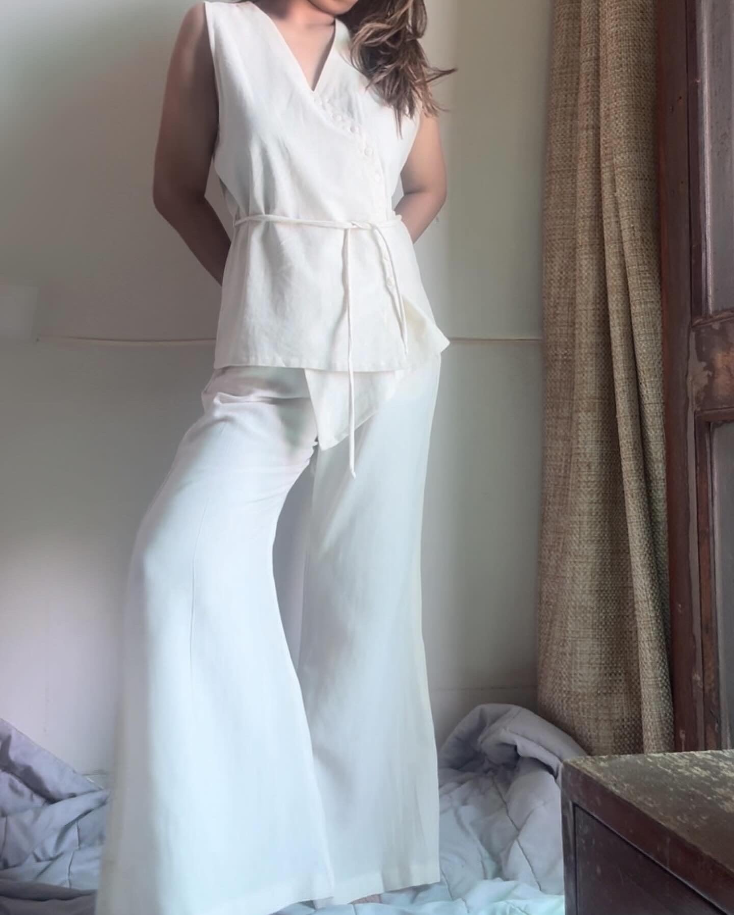 The Twilight Set : Off White