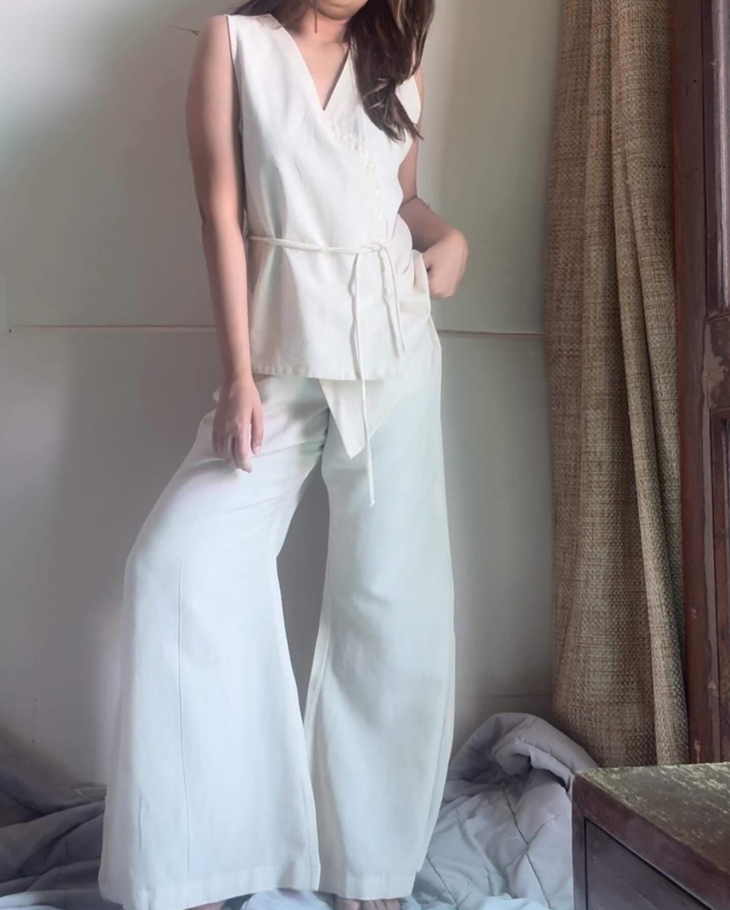The Twilight Set : Off White