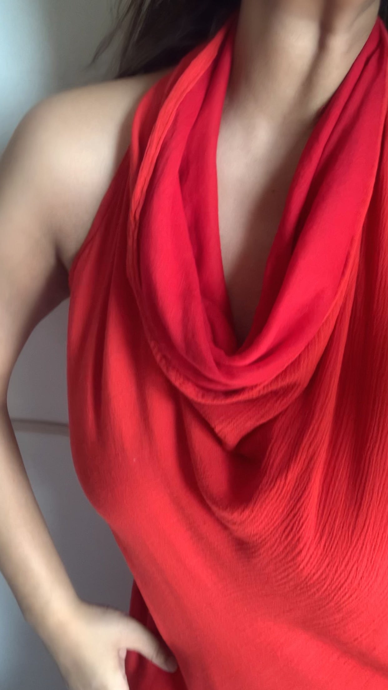 The Astra Midi : Red