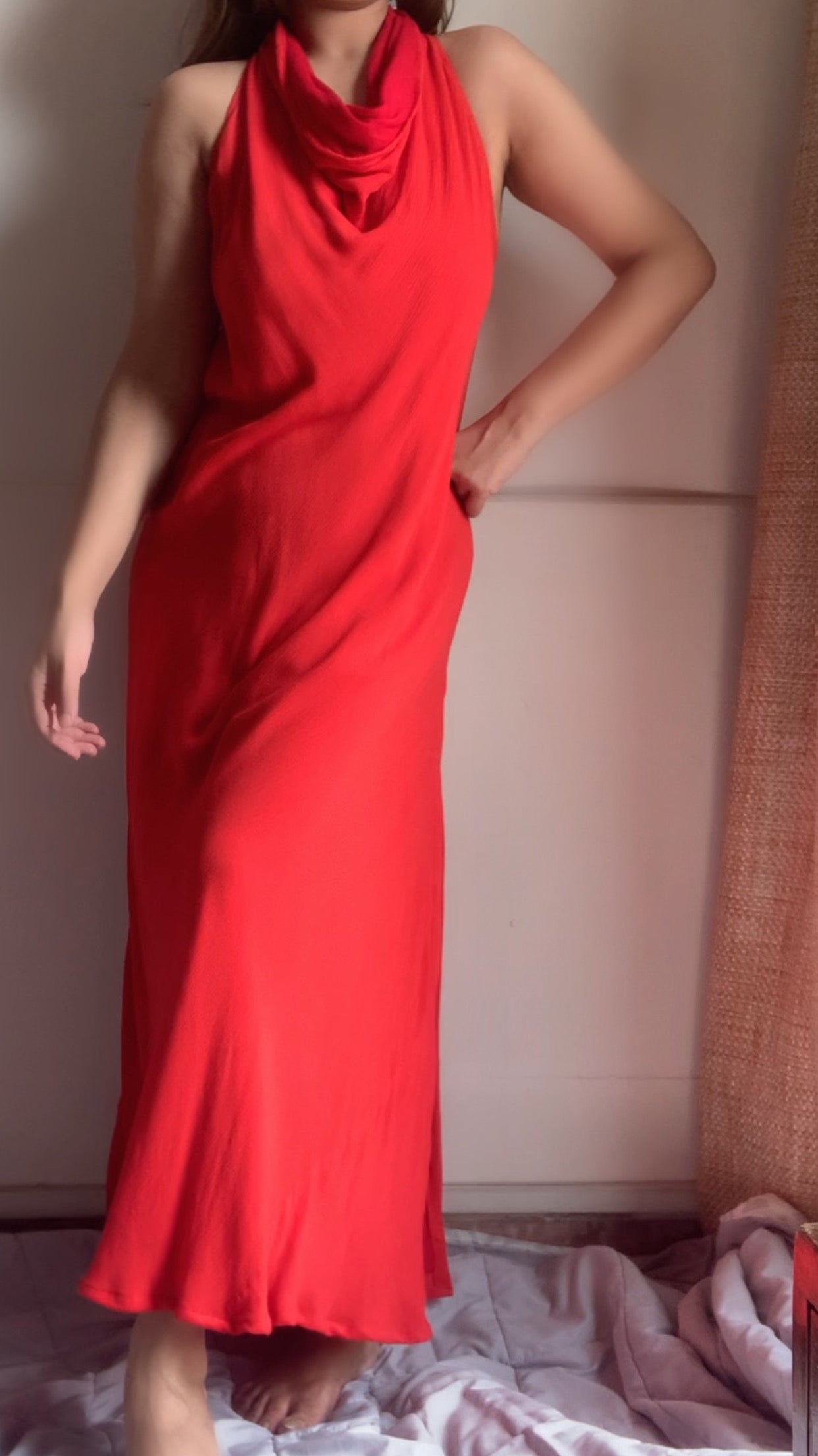 The Astra Midi : Red
