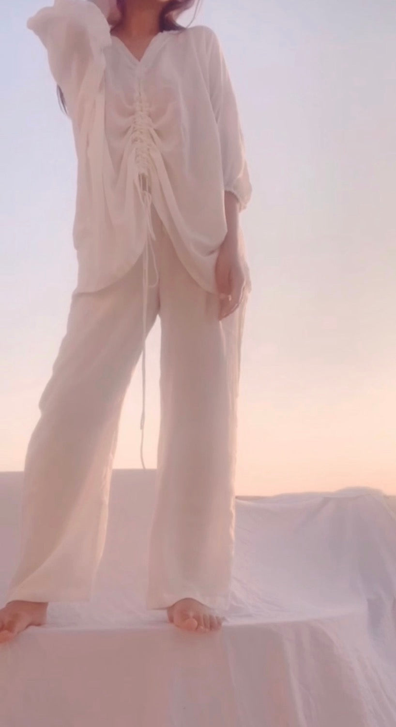 THE WHITE GYPSY SET