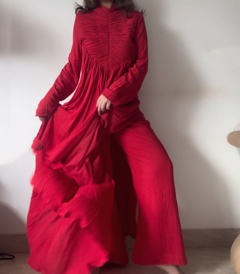 The Horizon Blush Set With Sleeves : Red
