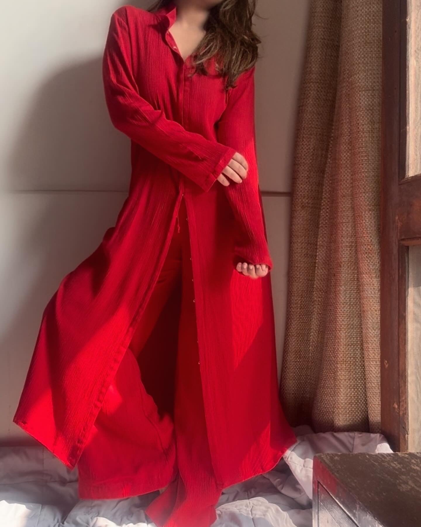 THE MARINA : Red