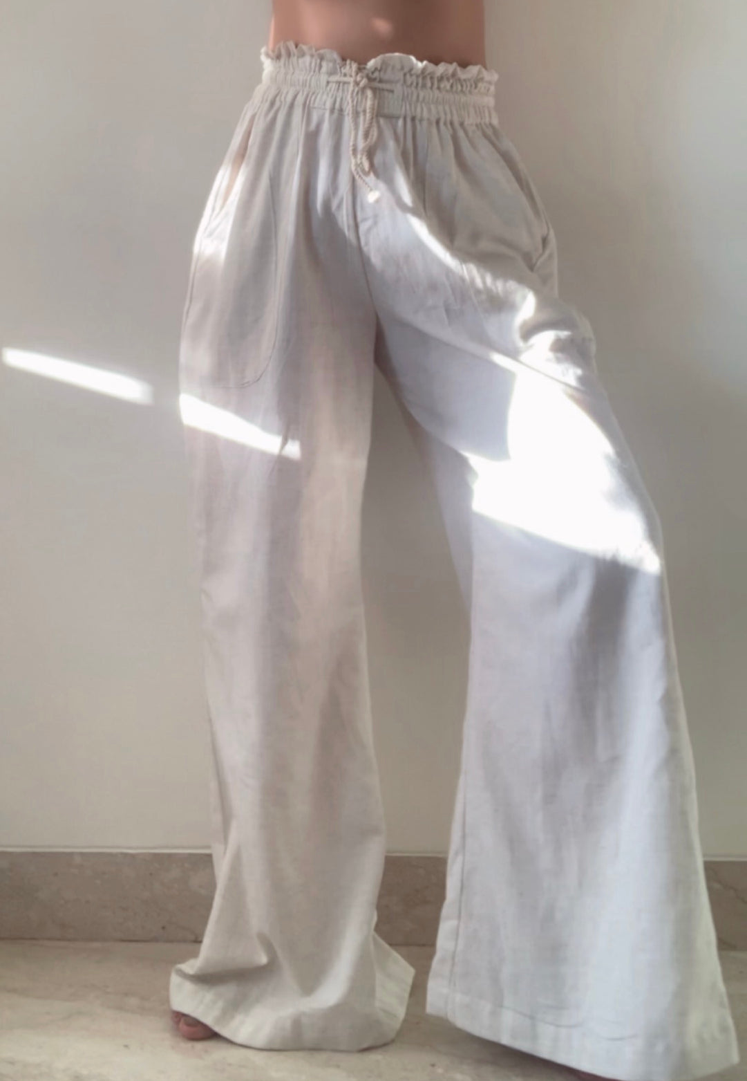 The Hail Set : Off White