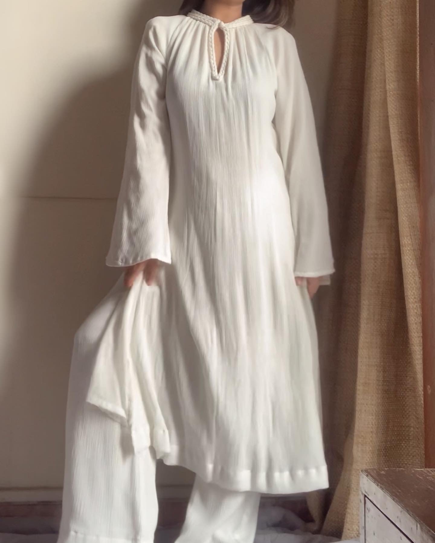 The Mira Set Sleeves : White
