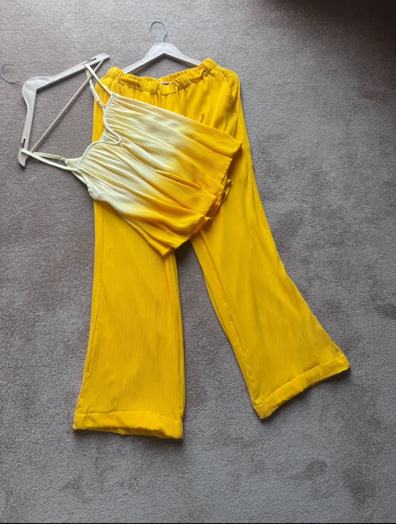 The Scallop Set : Yellow Ombre