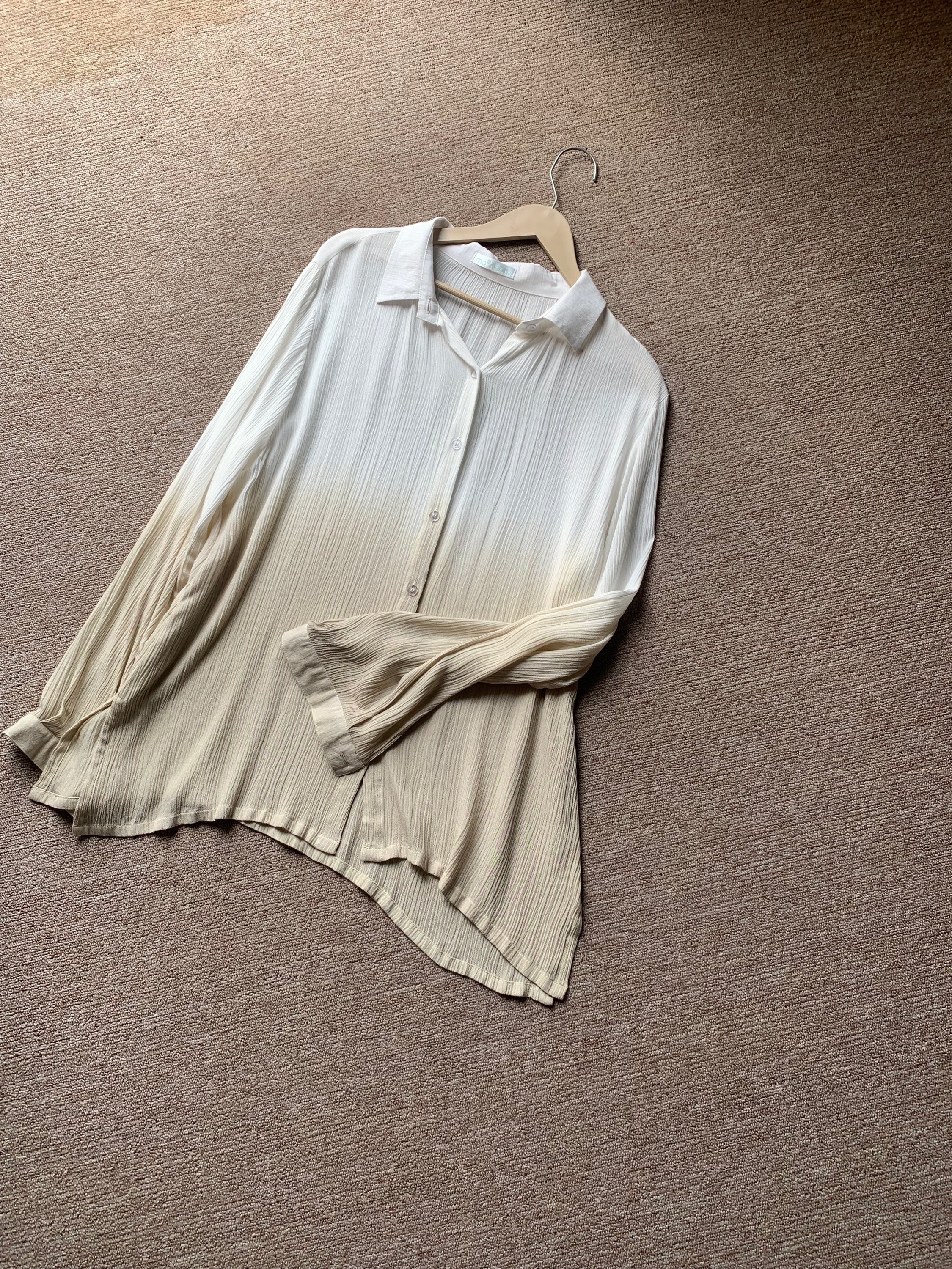 The Sand Shirt : White And Beige Ombré