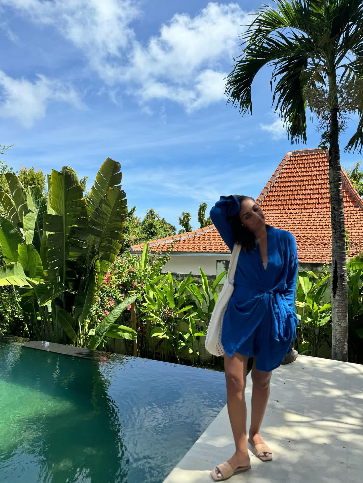The Amber : Cobalt Blue