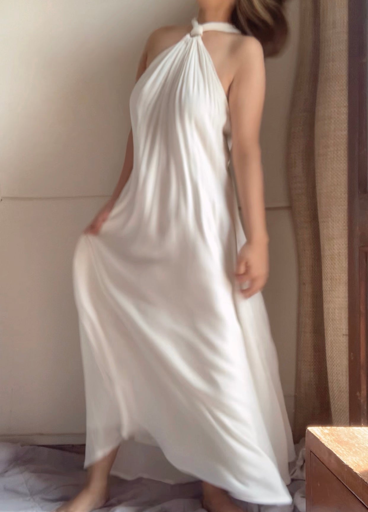 The Aurele Maxi : White