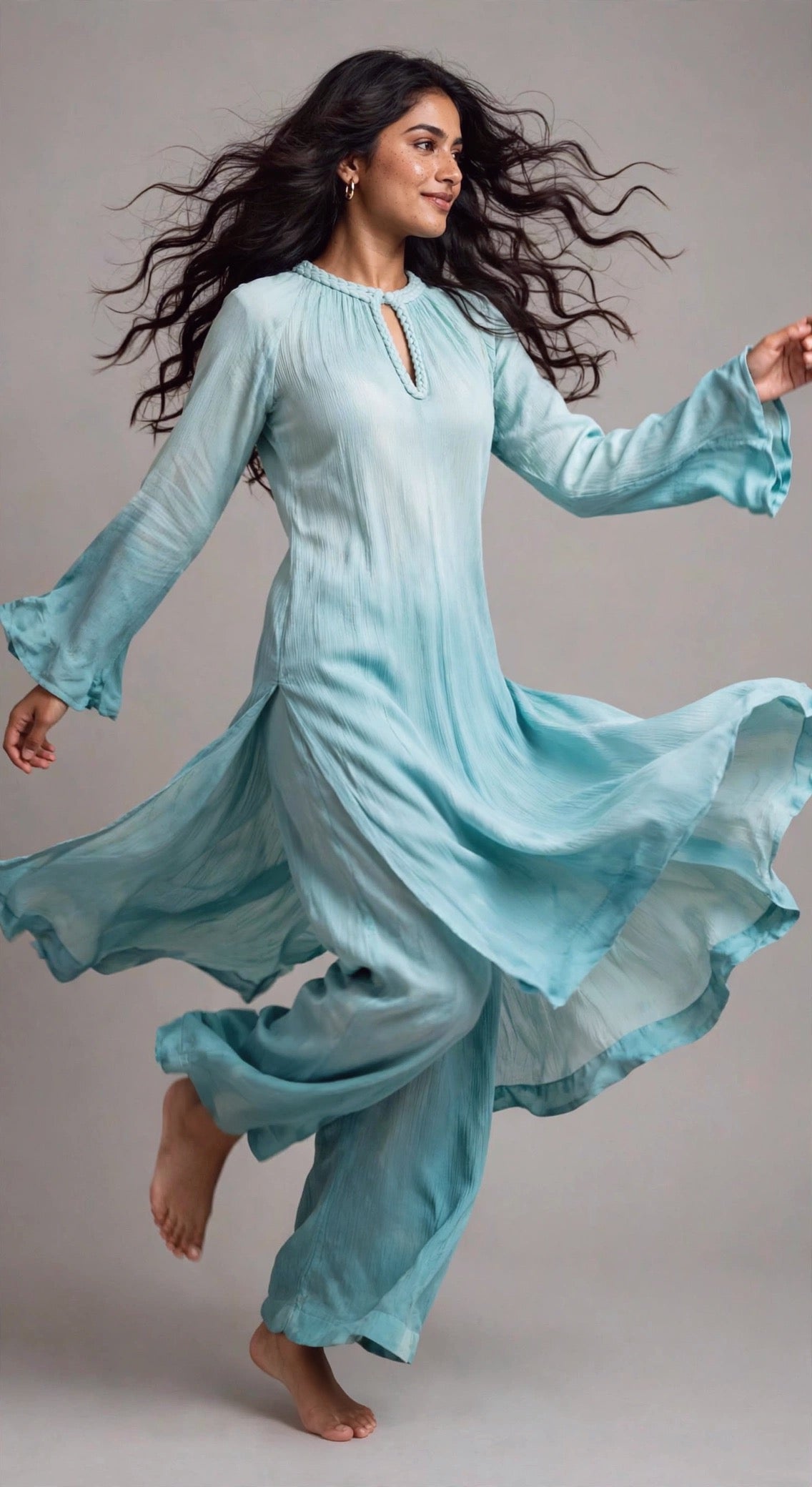 The Mira Set Sleeves : Light Teal Ombré
