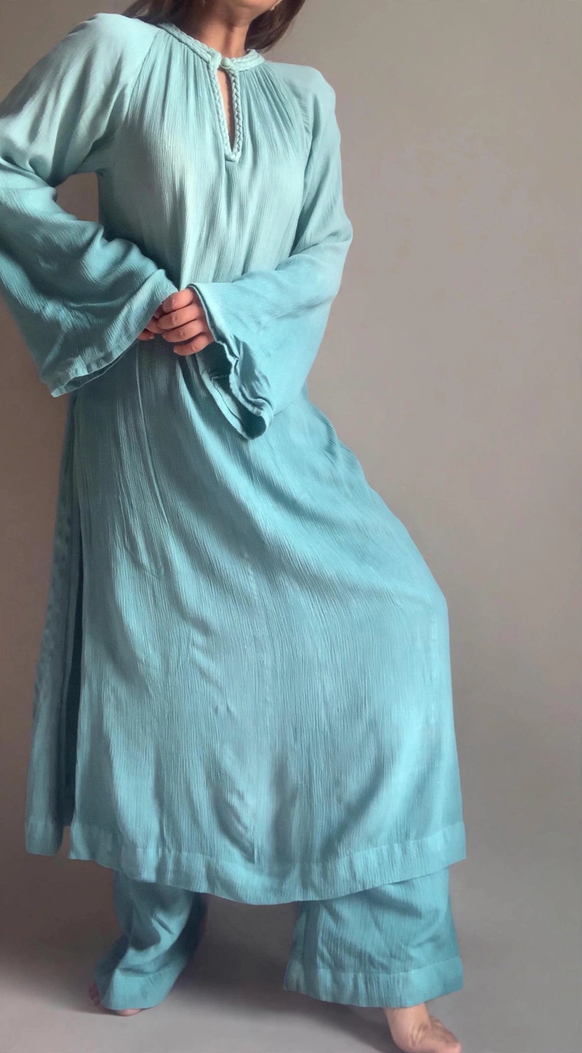 The Mira Set Sleeves : Light Teal Ombré