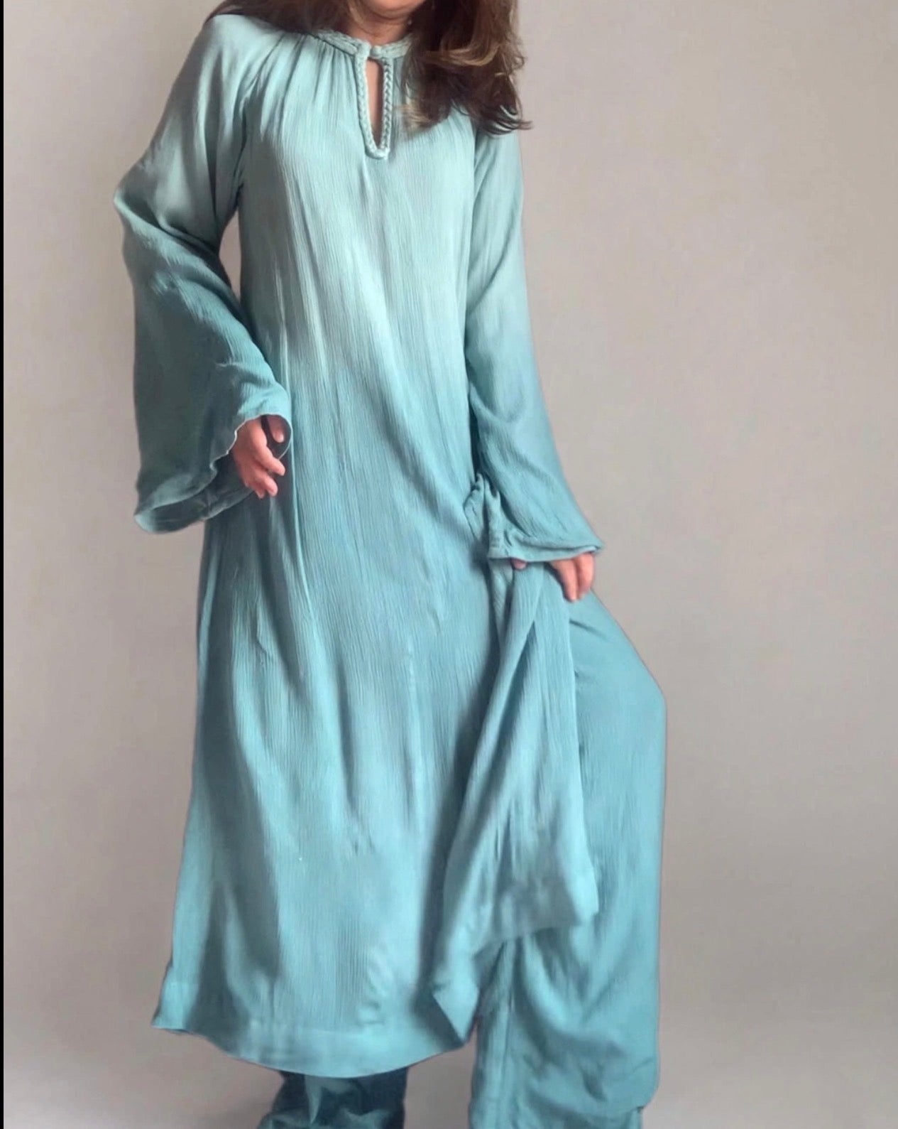 The Mira Set Sleeves : Light Teal Ombré
