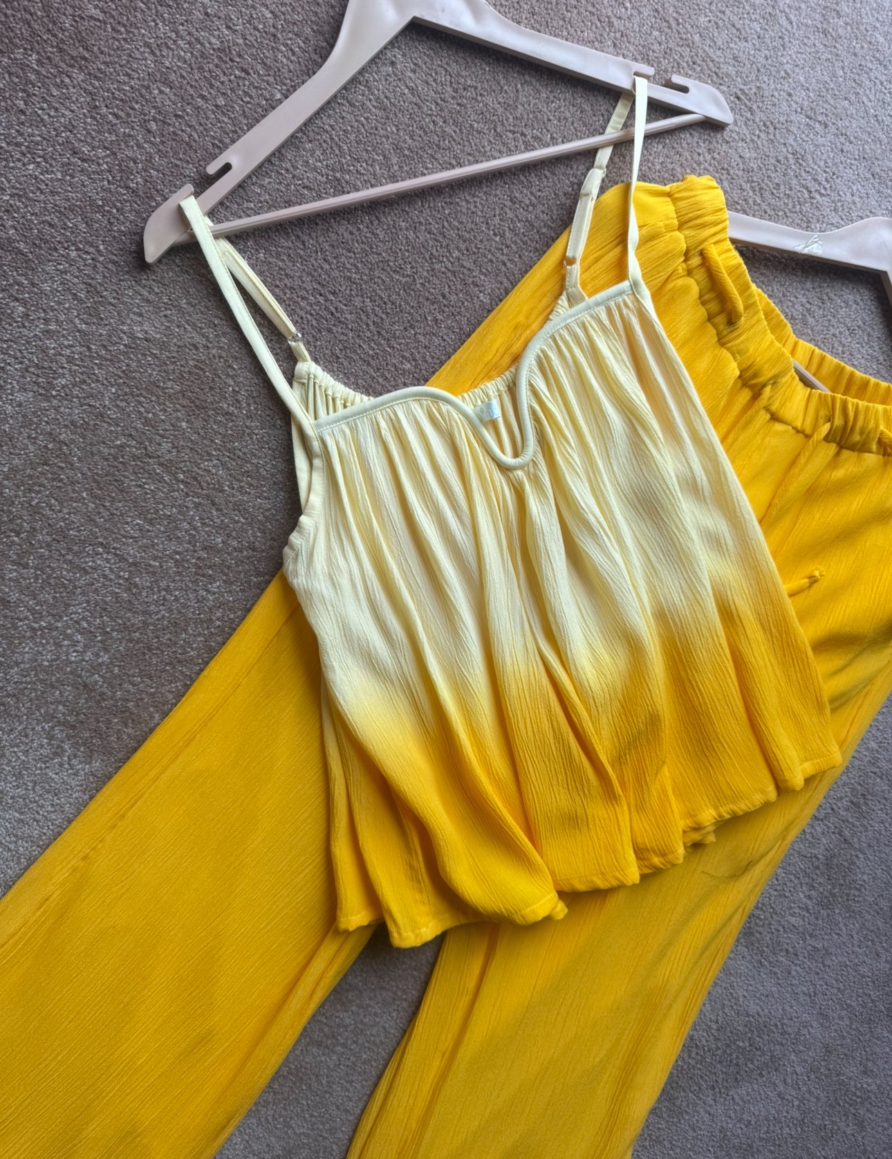 The Scallop Set :  Yellow Ombre