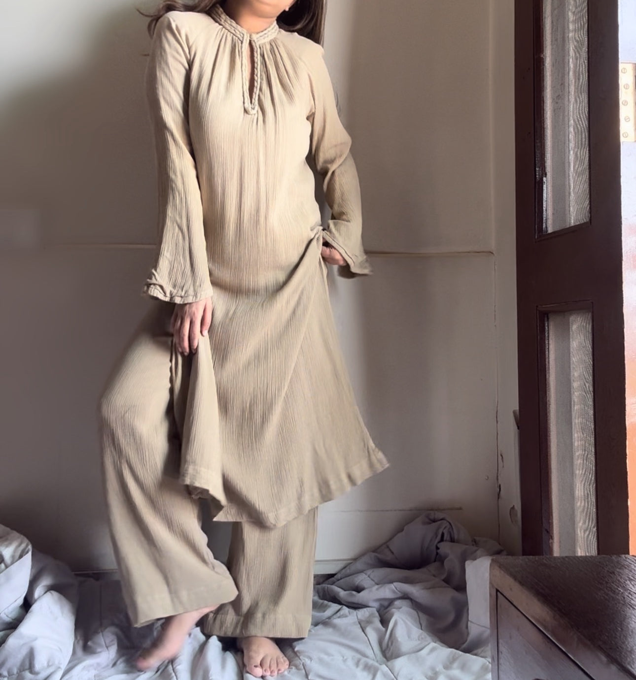 The Mira Set Sleeves : Light Beige Ombré