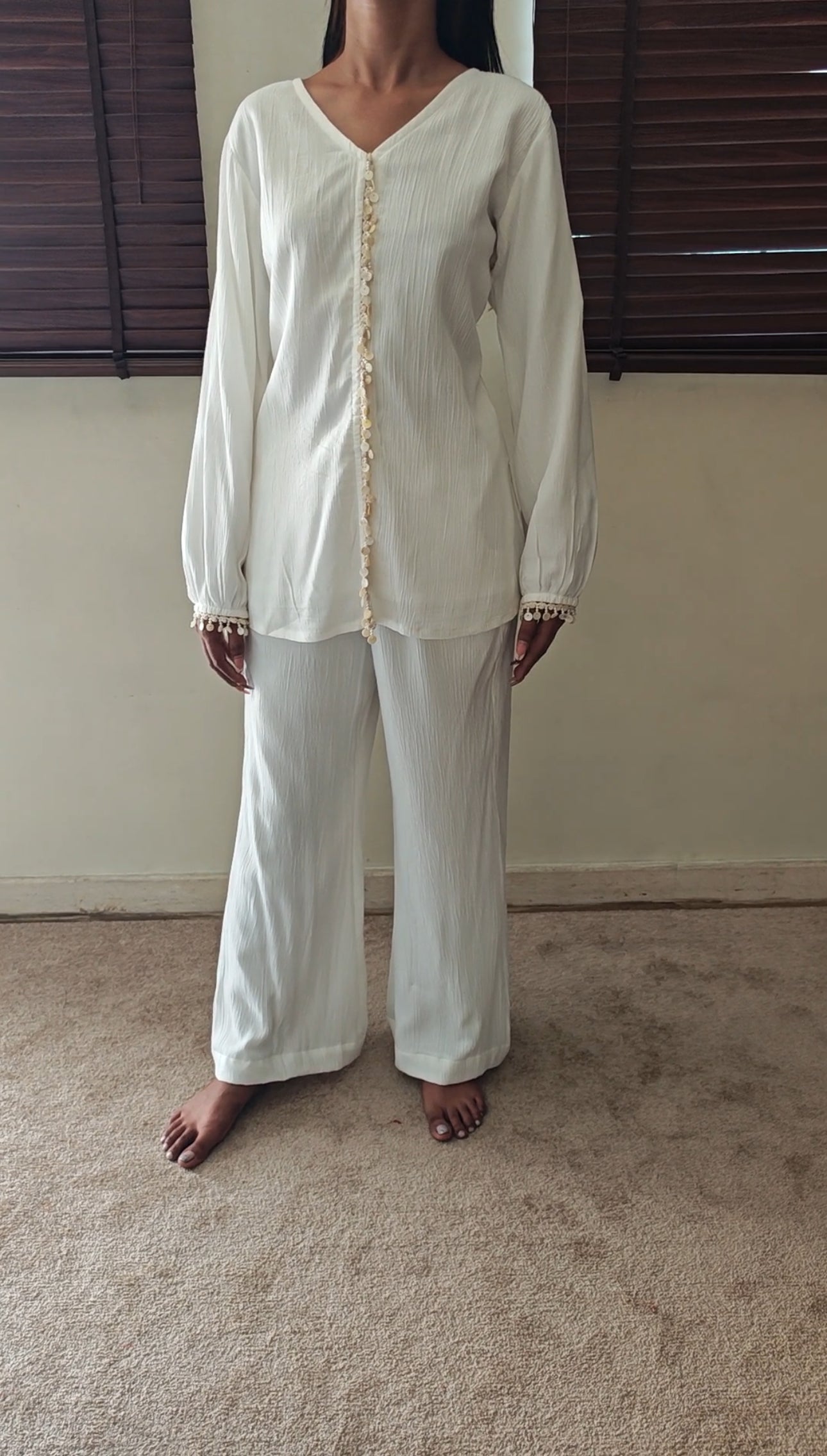 The Moon  Shell Set : White