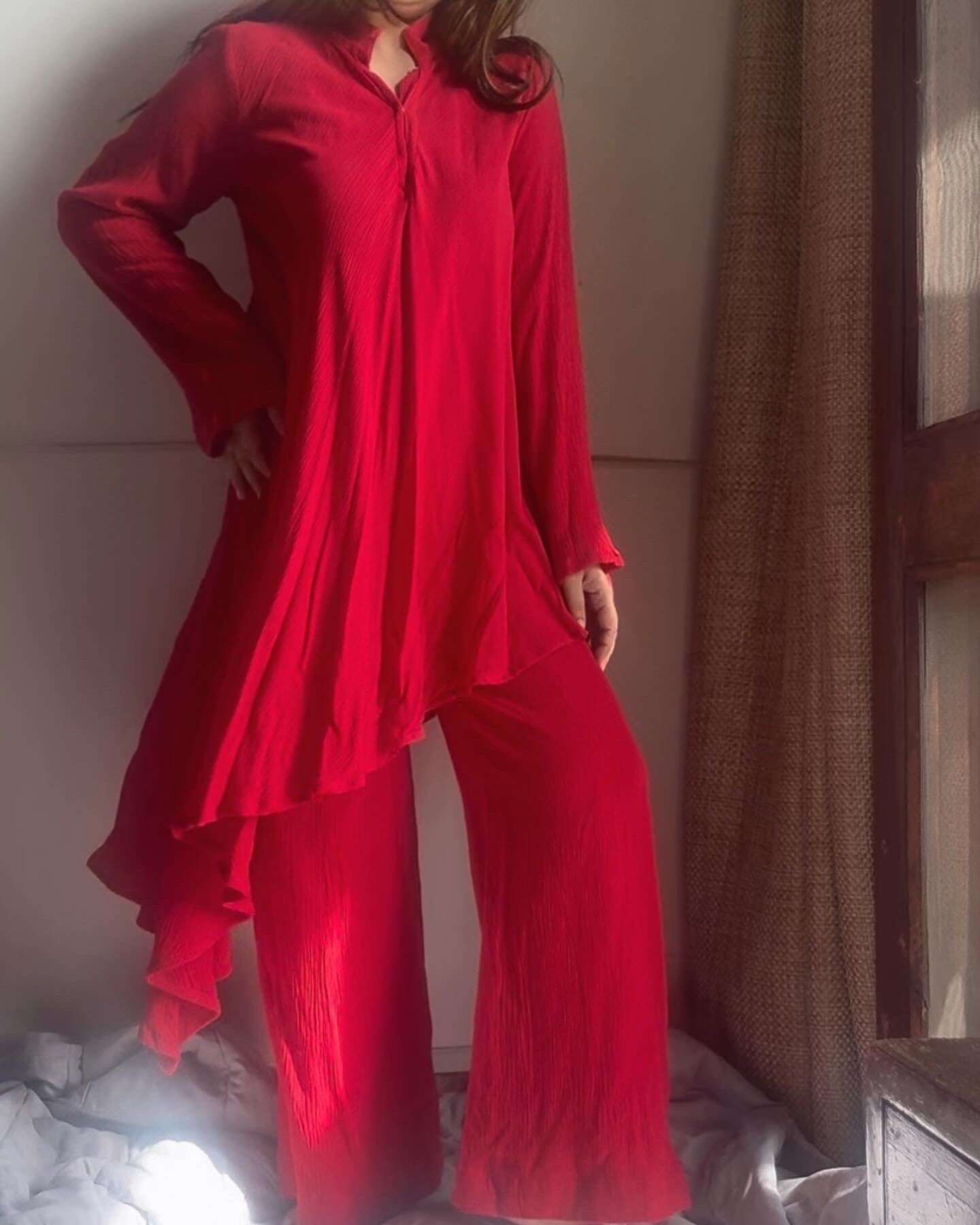 The Cora Set With Sleeves : Red