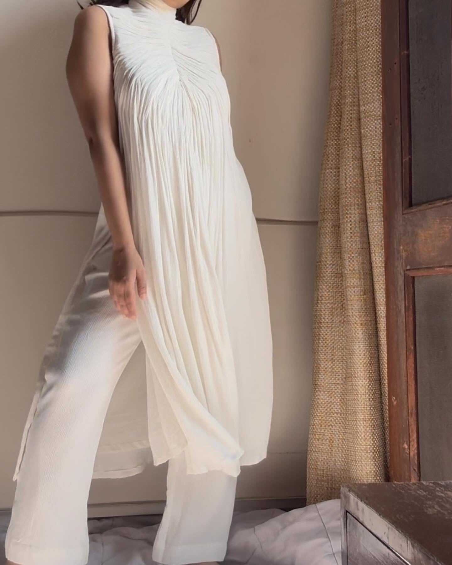 The Horizon Blush Set : White