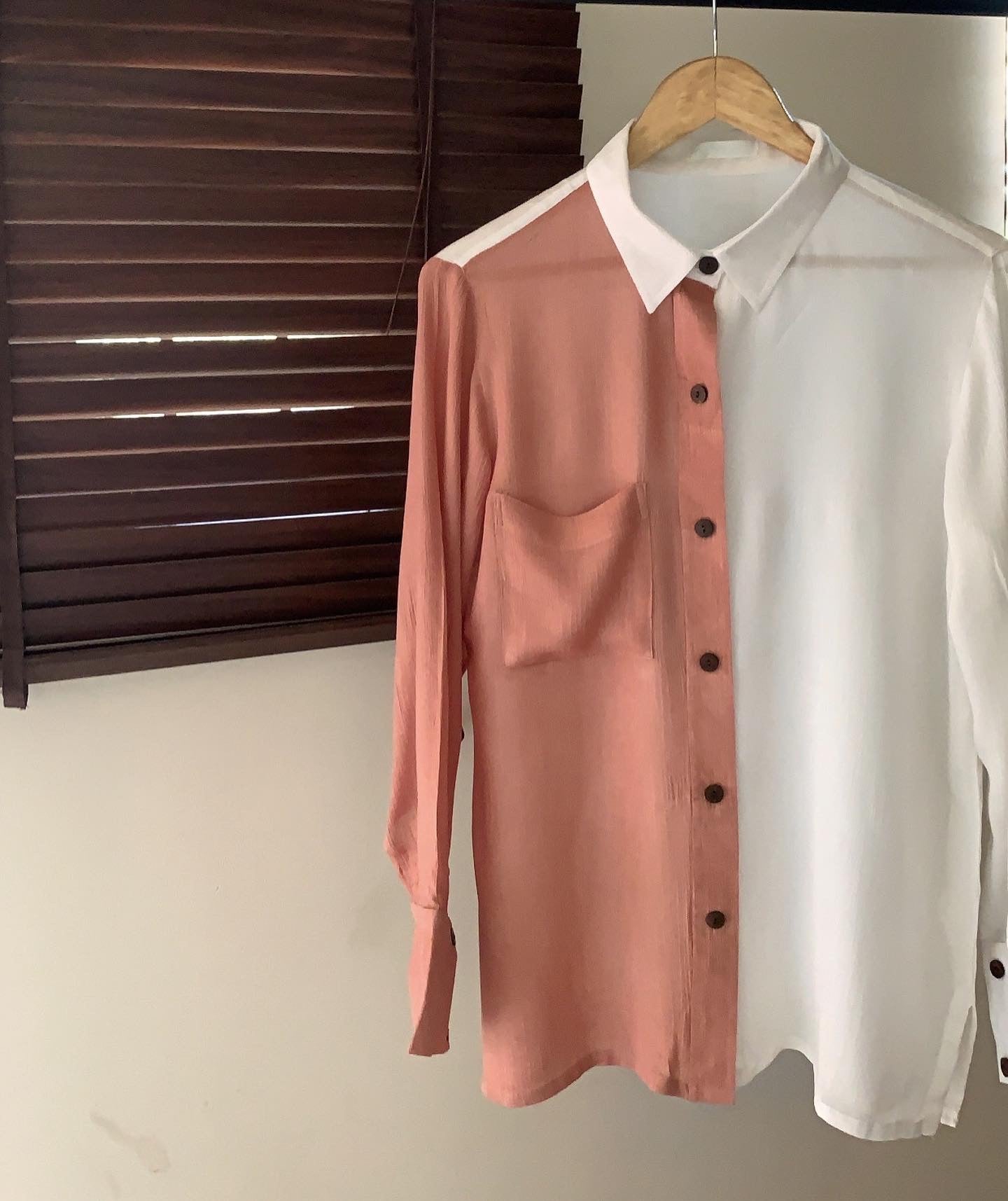 HALO SHIRT : Salmon + White