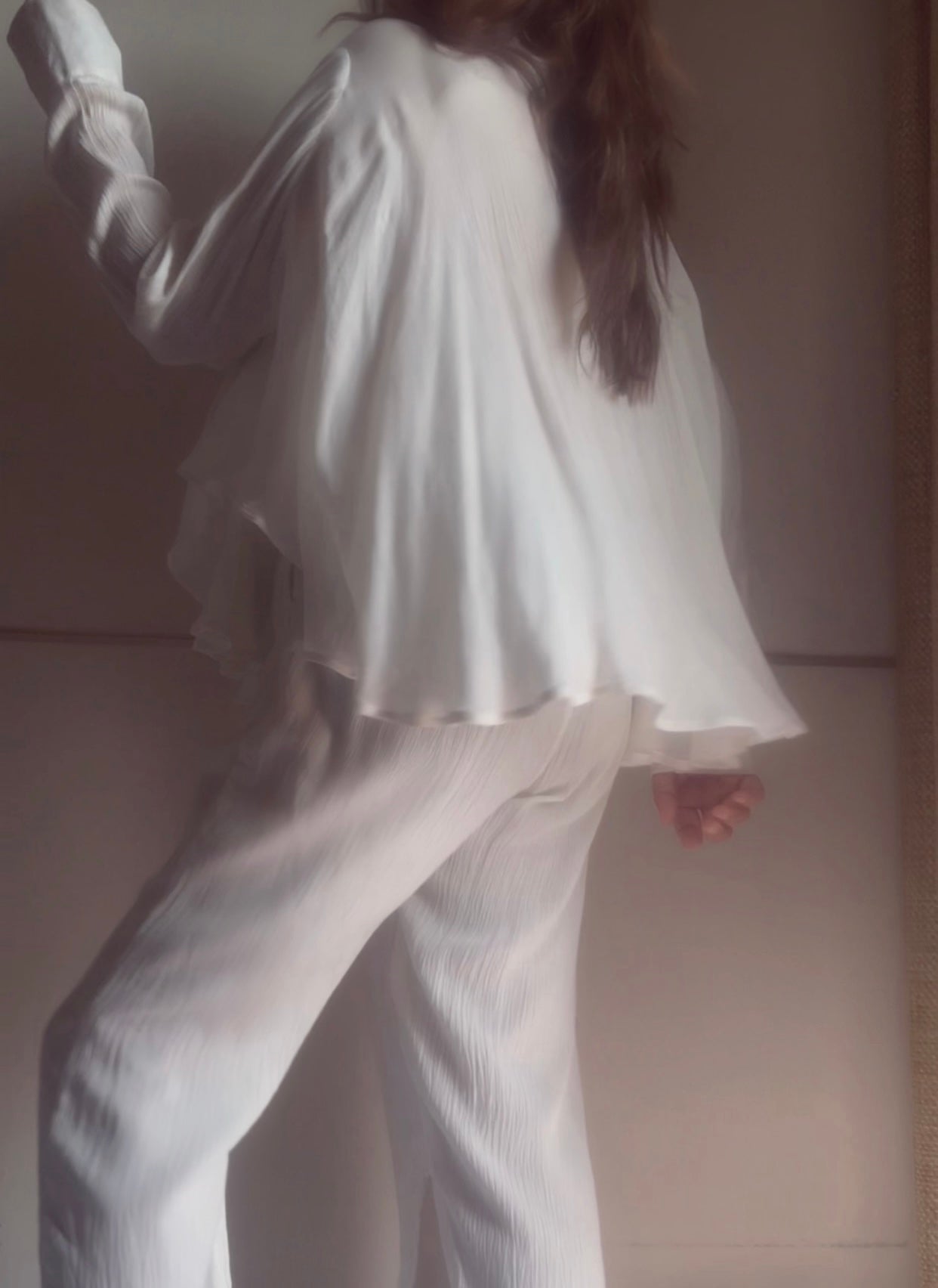 The  Swirl Set : White