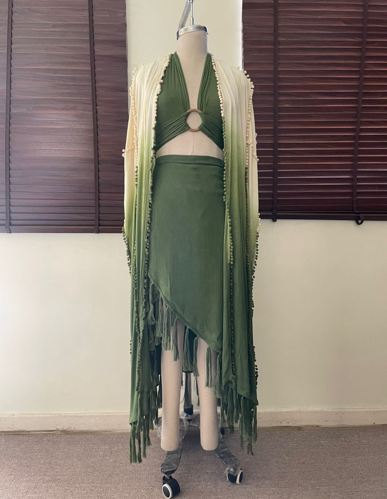 The Dunequeen Set : White & Olive
