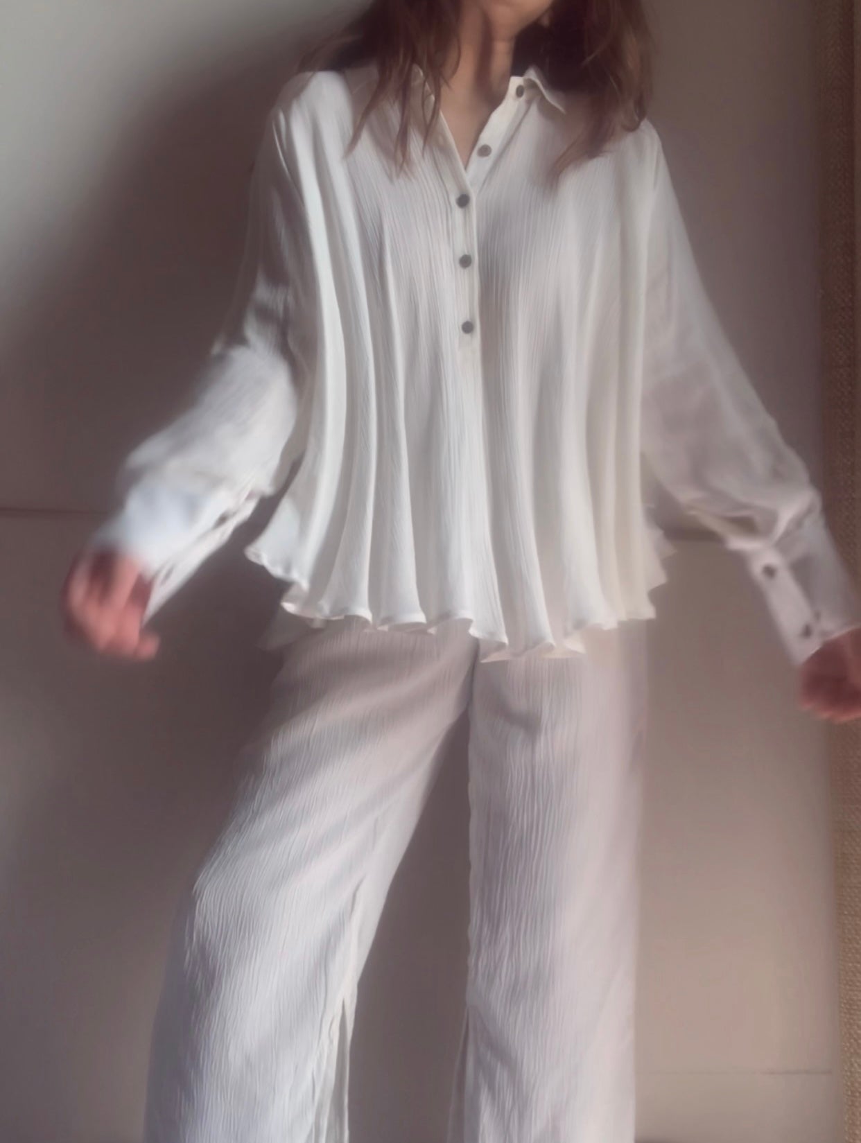 The  Swirl Set : White