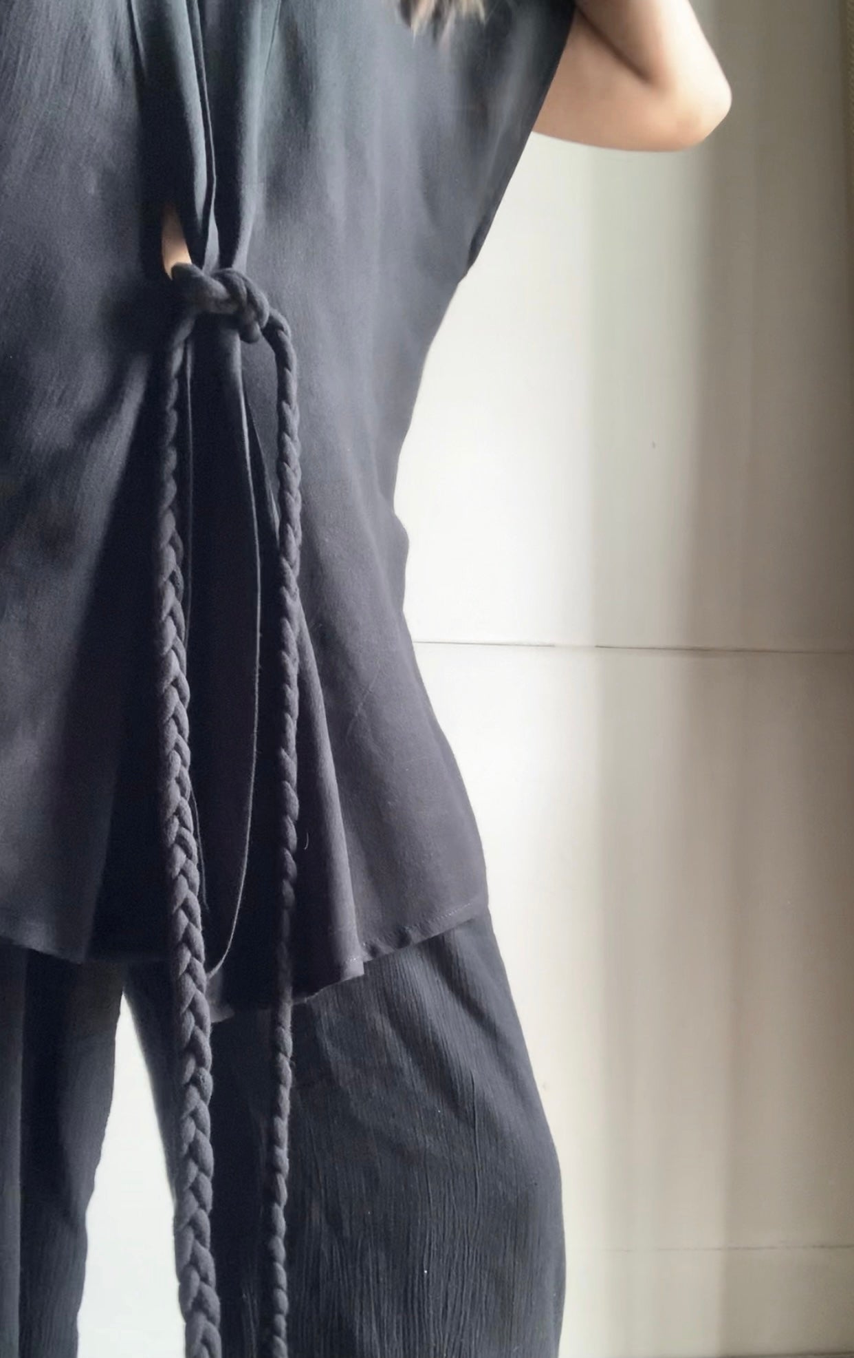 THE ALEXANDRA : Black
