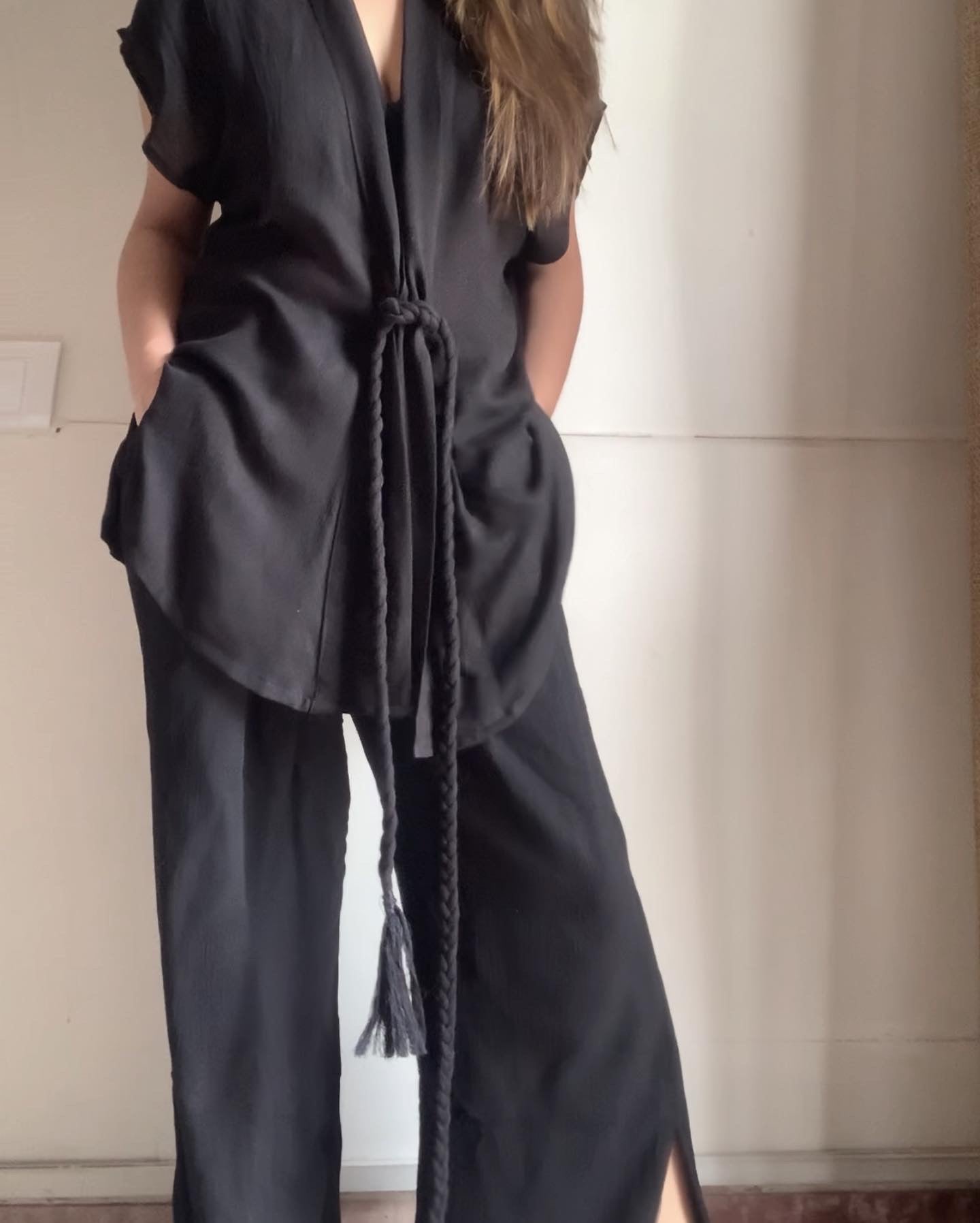 THE ALEXANDRA : Black
