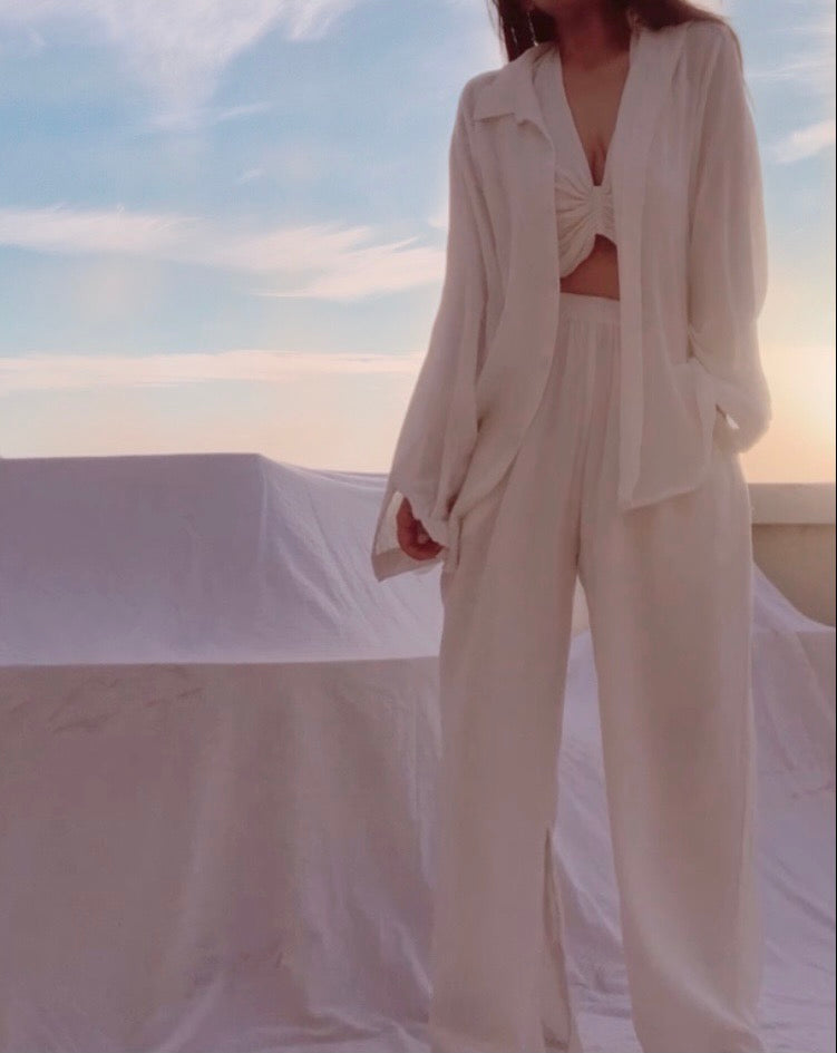 THE WHITSUNDAY SET