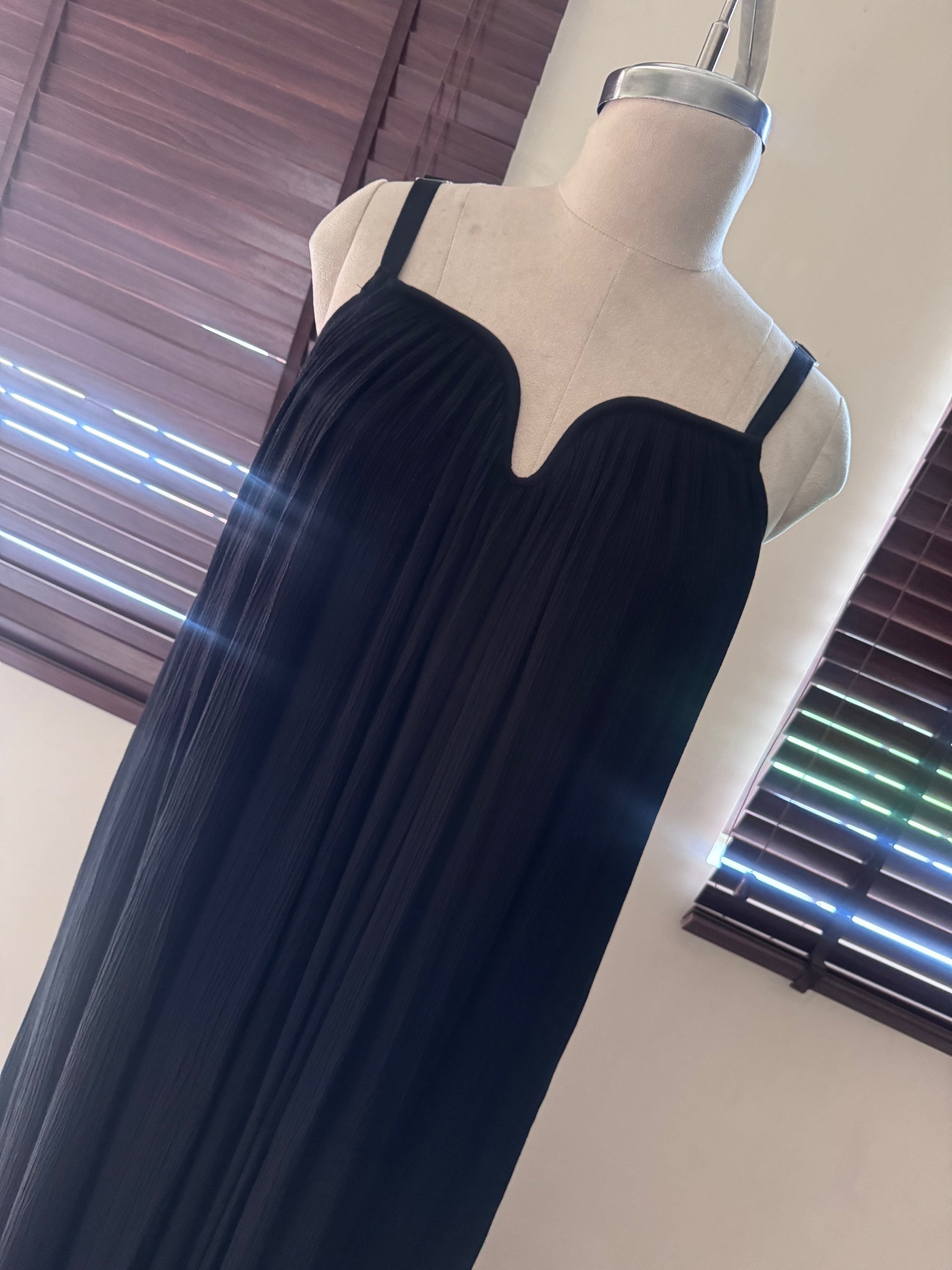 The Scallop Maxi :  Black